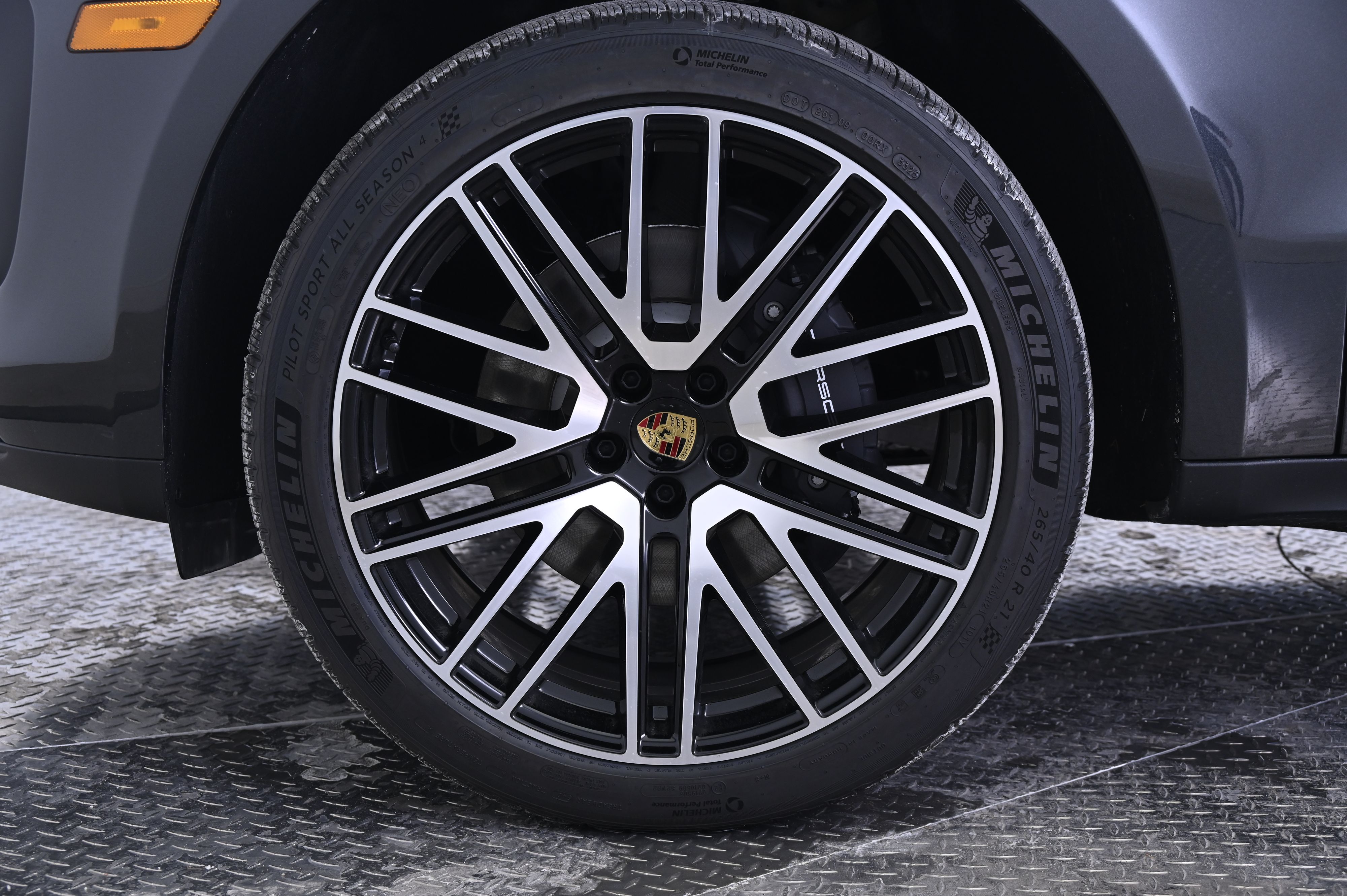 Thumbnail: 2026 Porsche Macan - 11