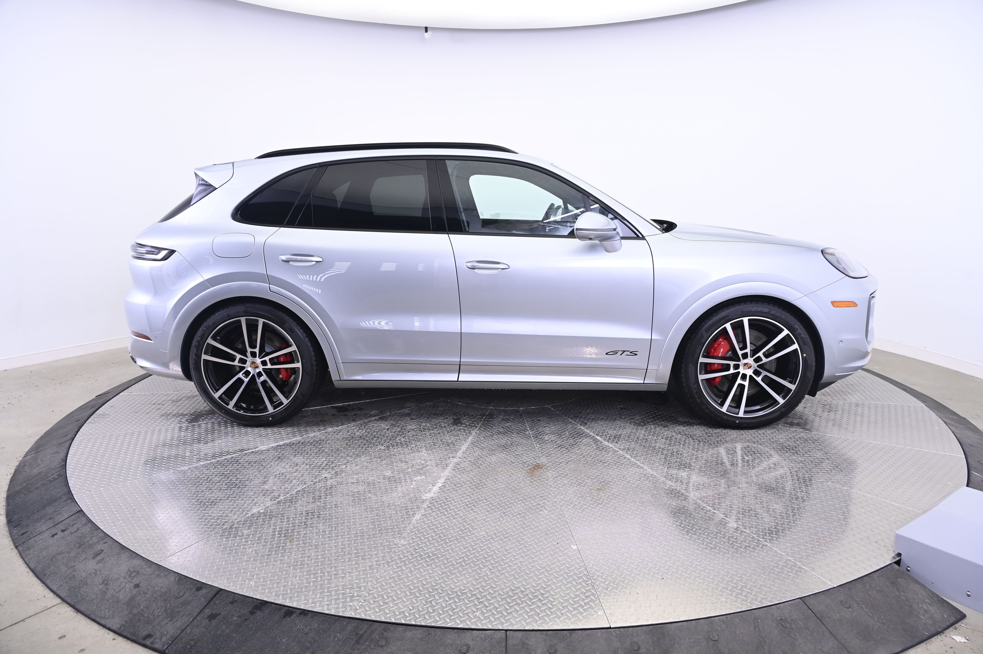 Thumbnail: 2026 Porsche Cayenne - 8