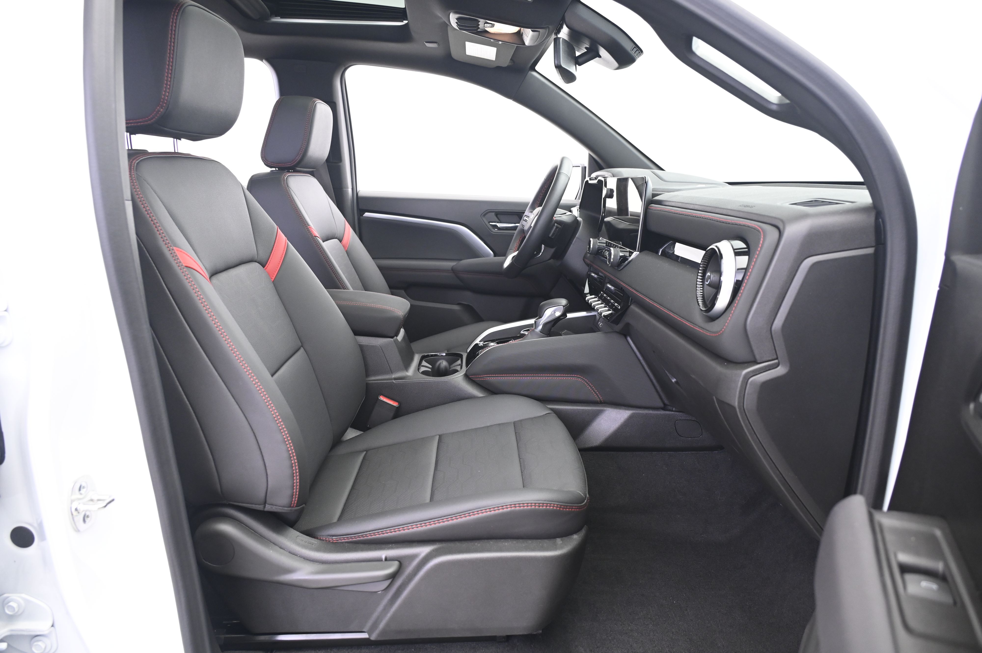 Thumbnail: 2026 Chevrolet Colorado - 23