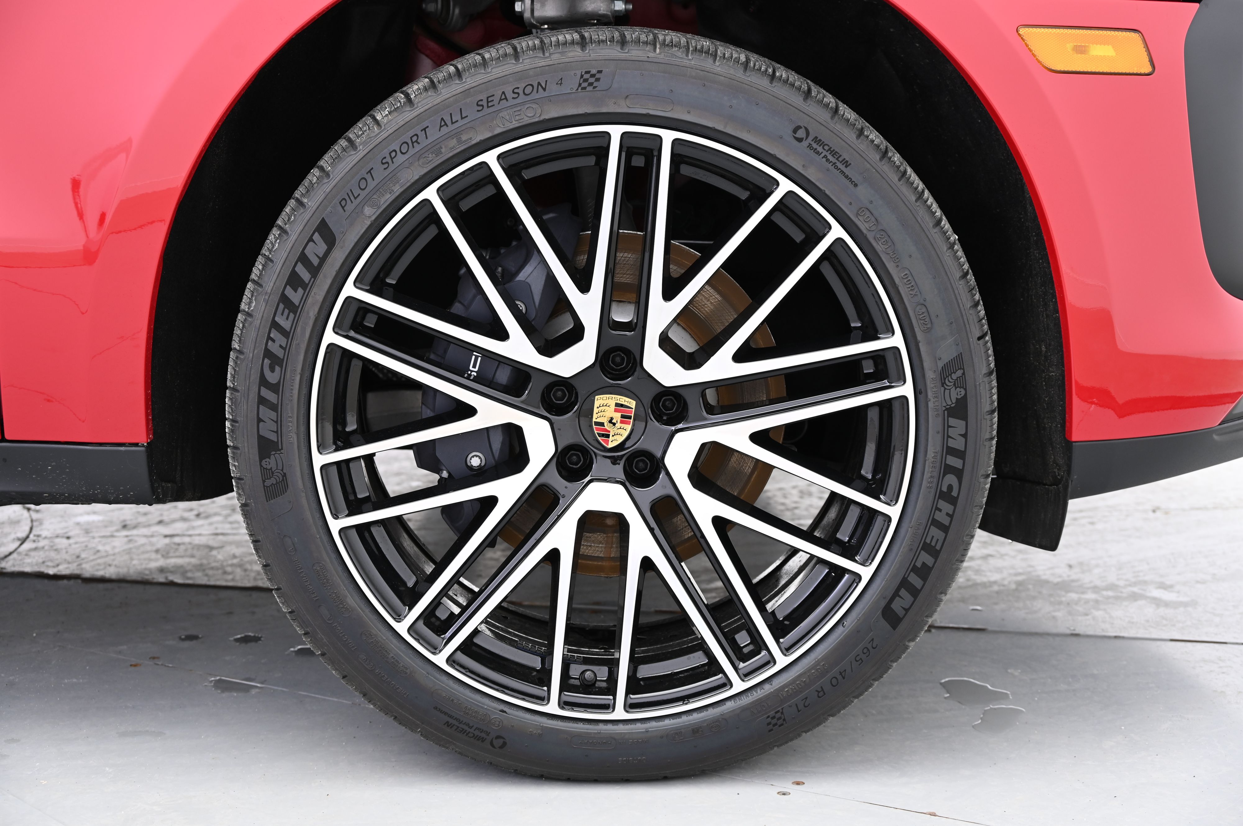 Thumbnail: 2025 Porsche Macan - 18