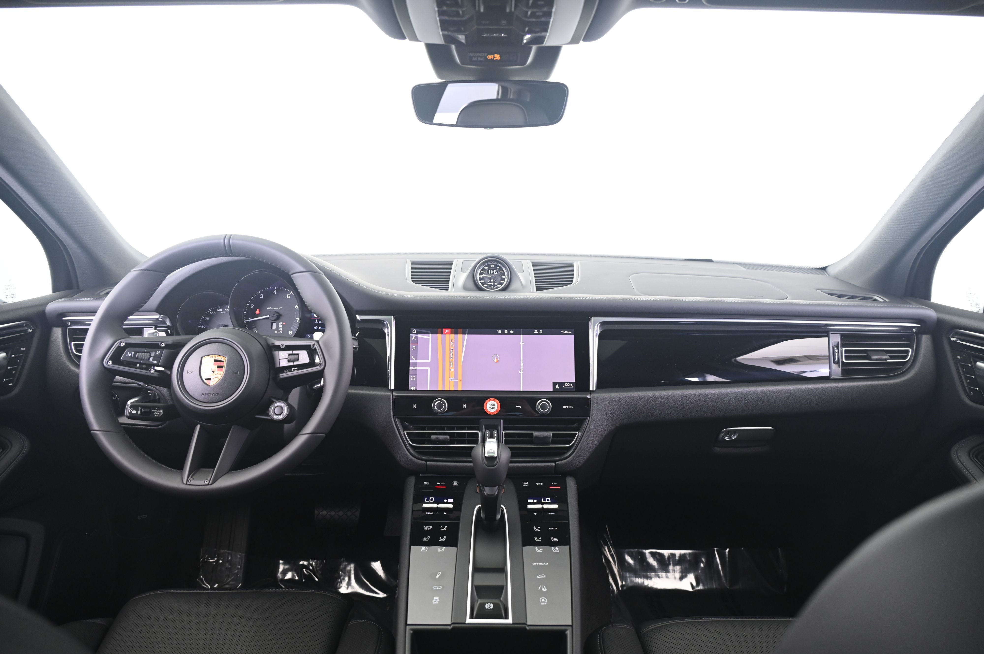 Thumbnail: 2026 Porsche Macan - 31