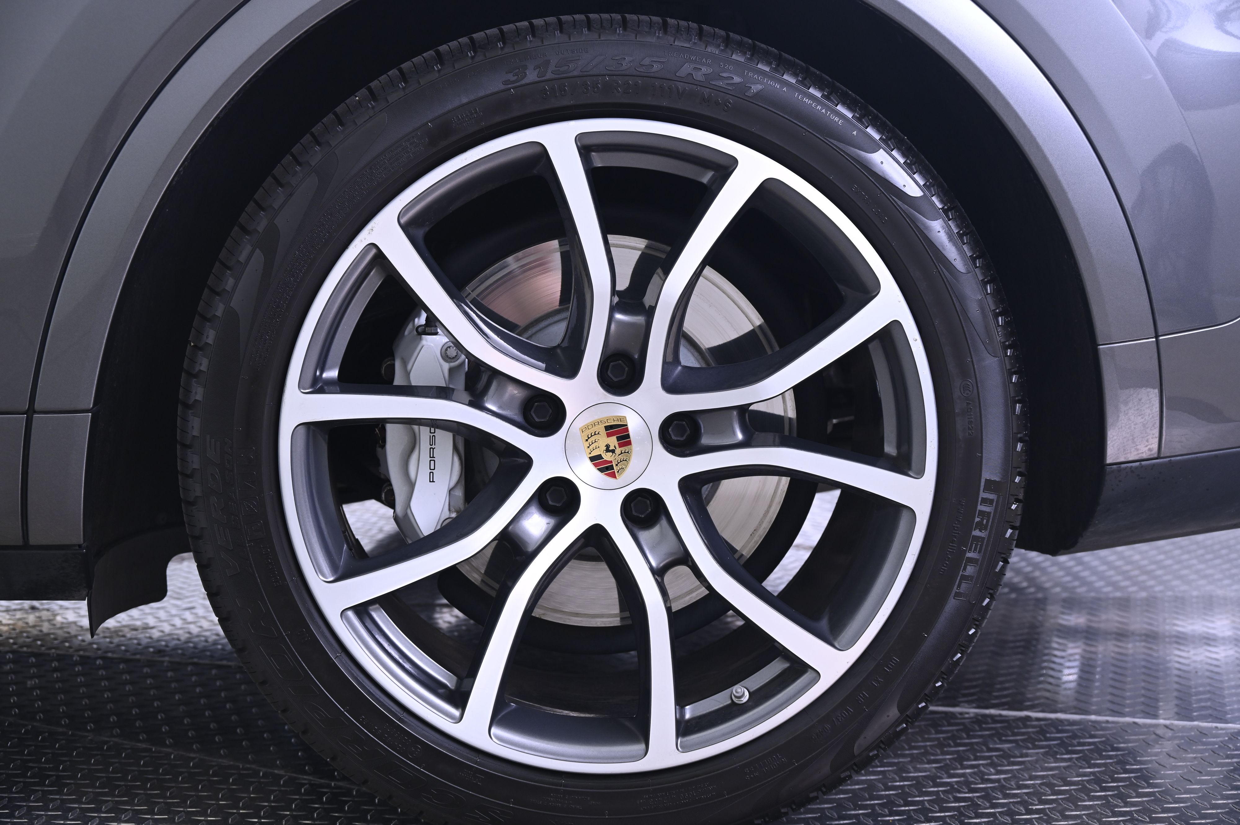 Thumbnail: 2023 Porsche Cayenne - 12