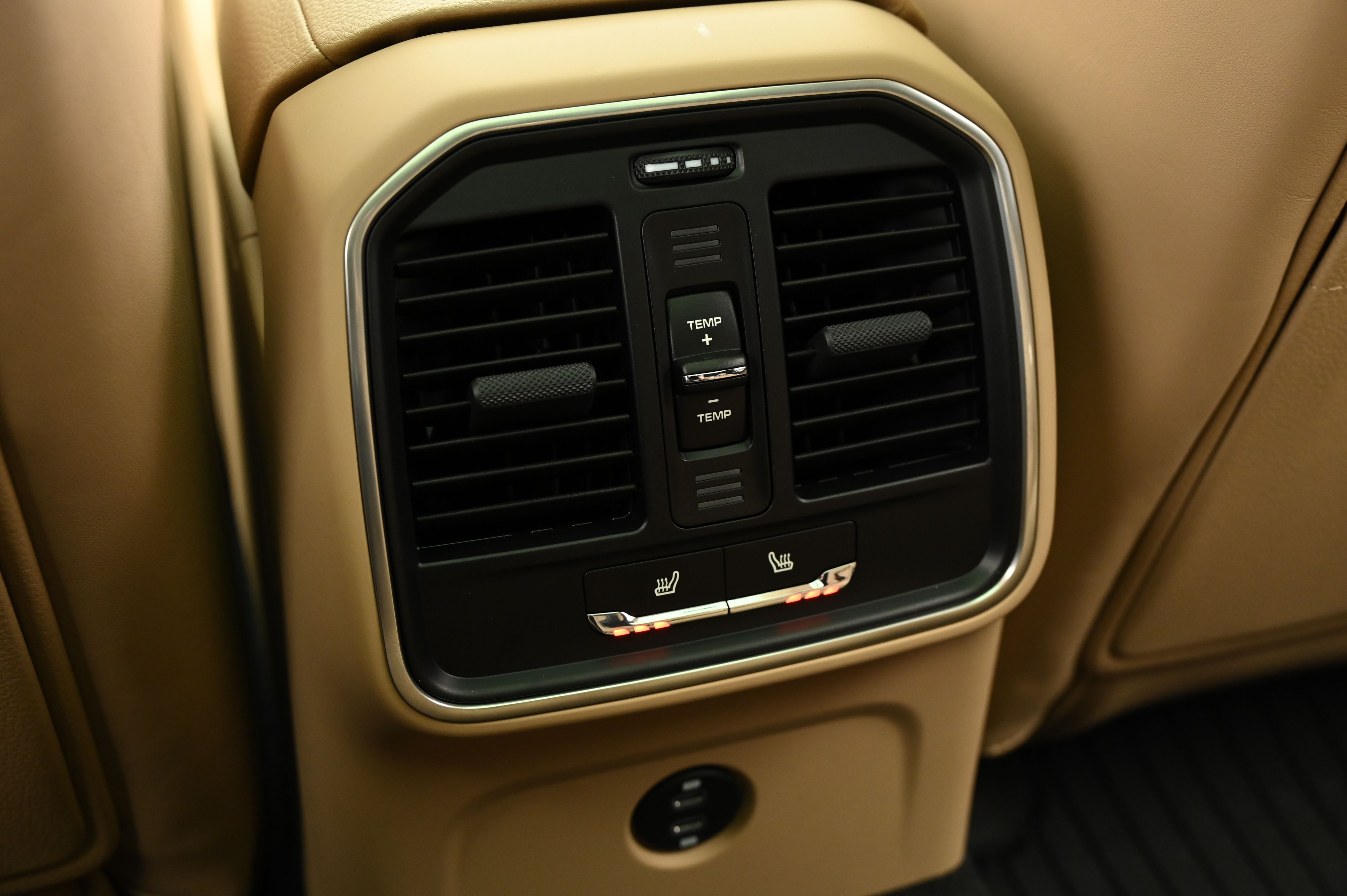 Thumbnail: 2025 Porsche Macan - 24