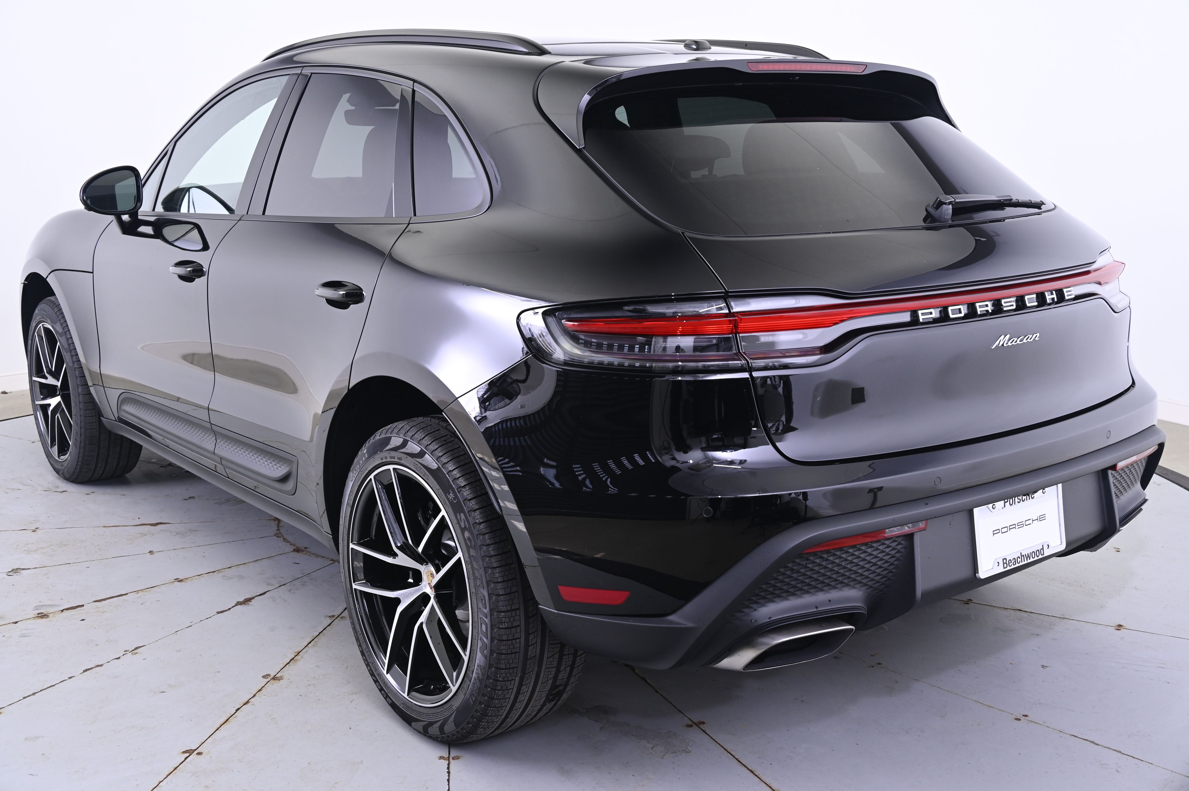 Thumbnail: 2026 Porsche Macan - 3