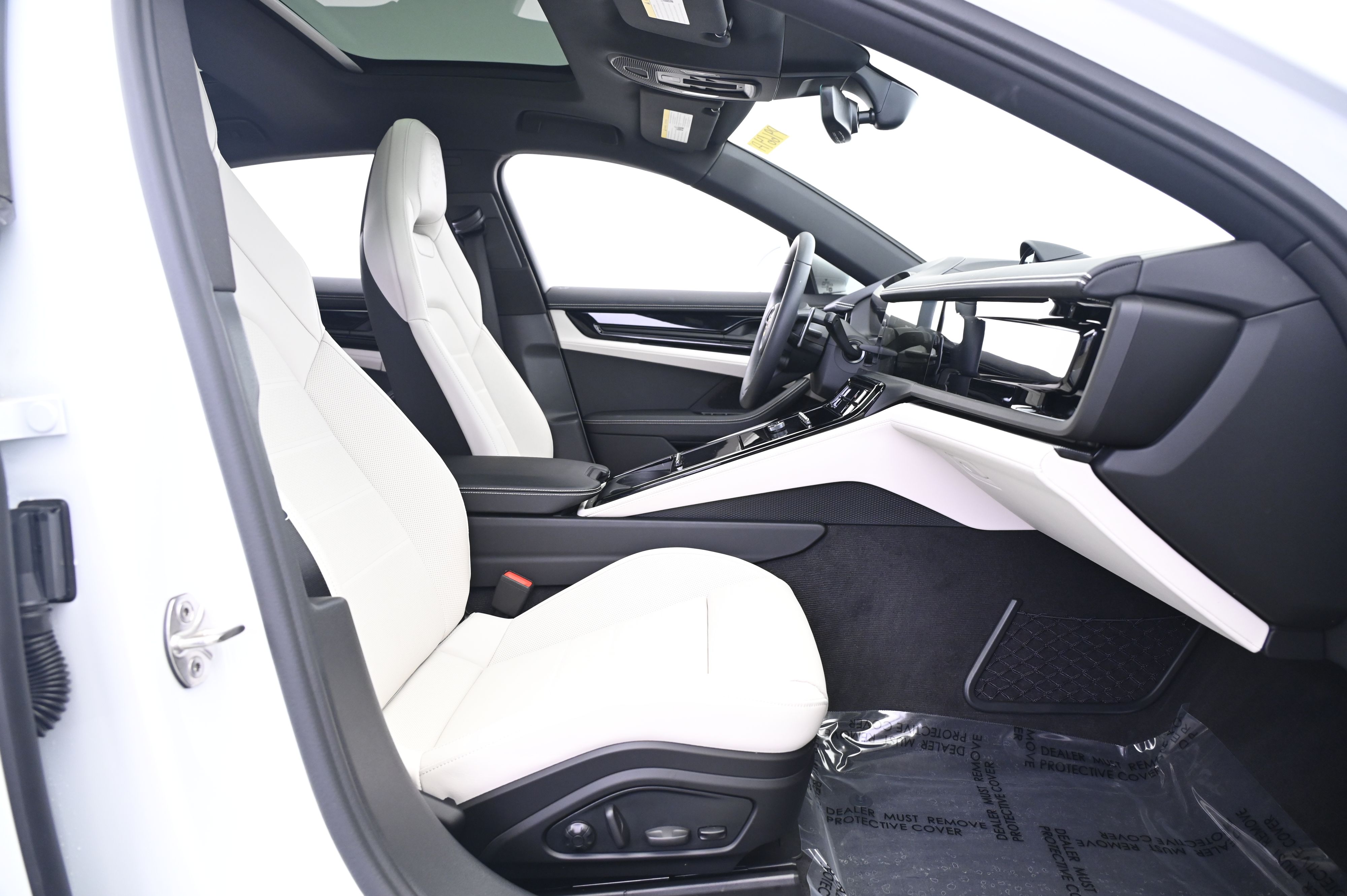 Thumbnail: 2025 Porsche Panamera - 23