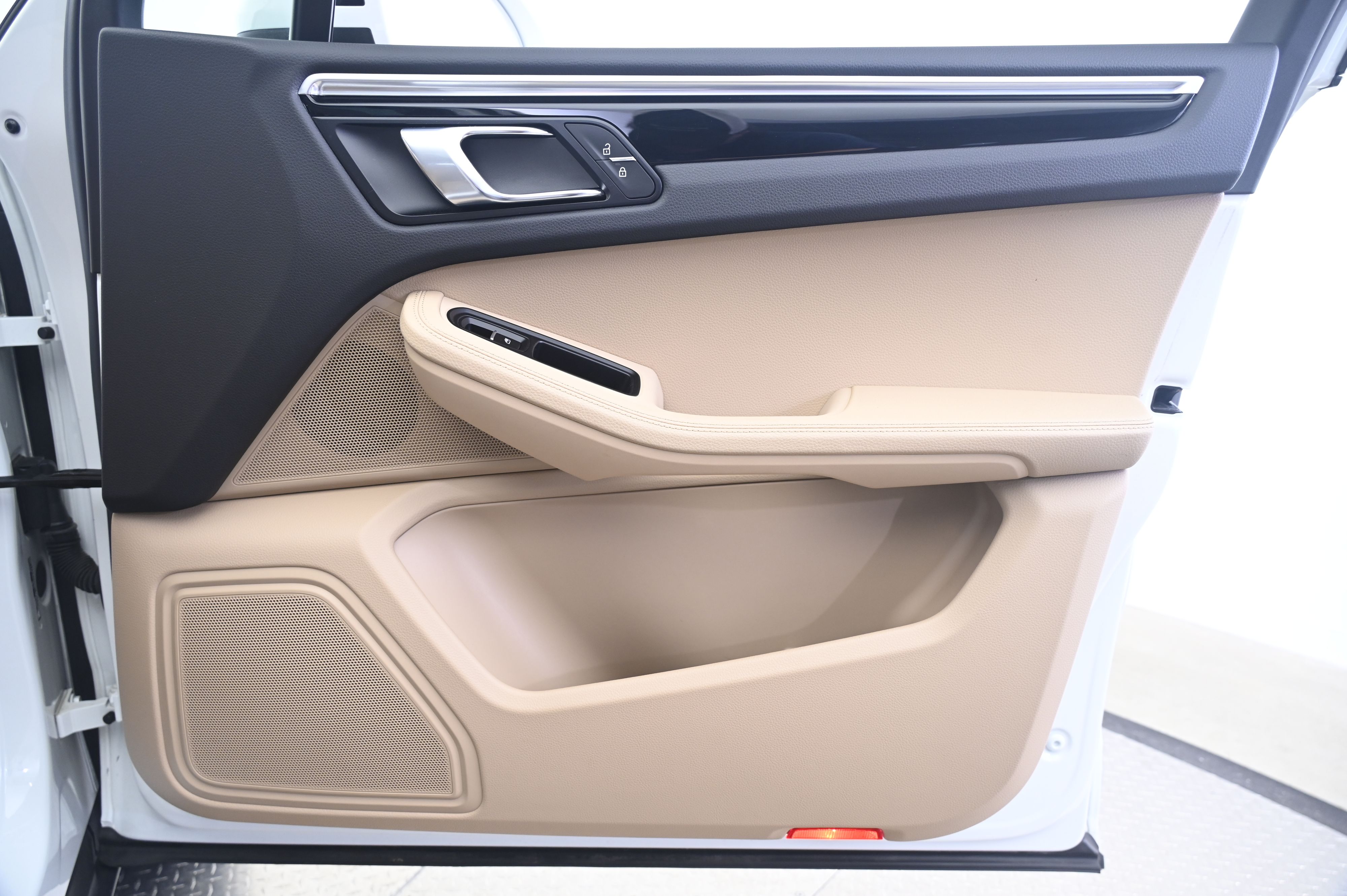 Thumbnail: 2019 Porsche Macan - 20