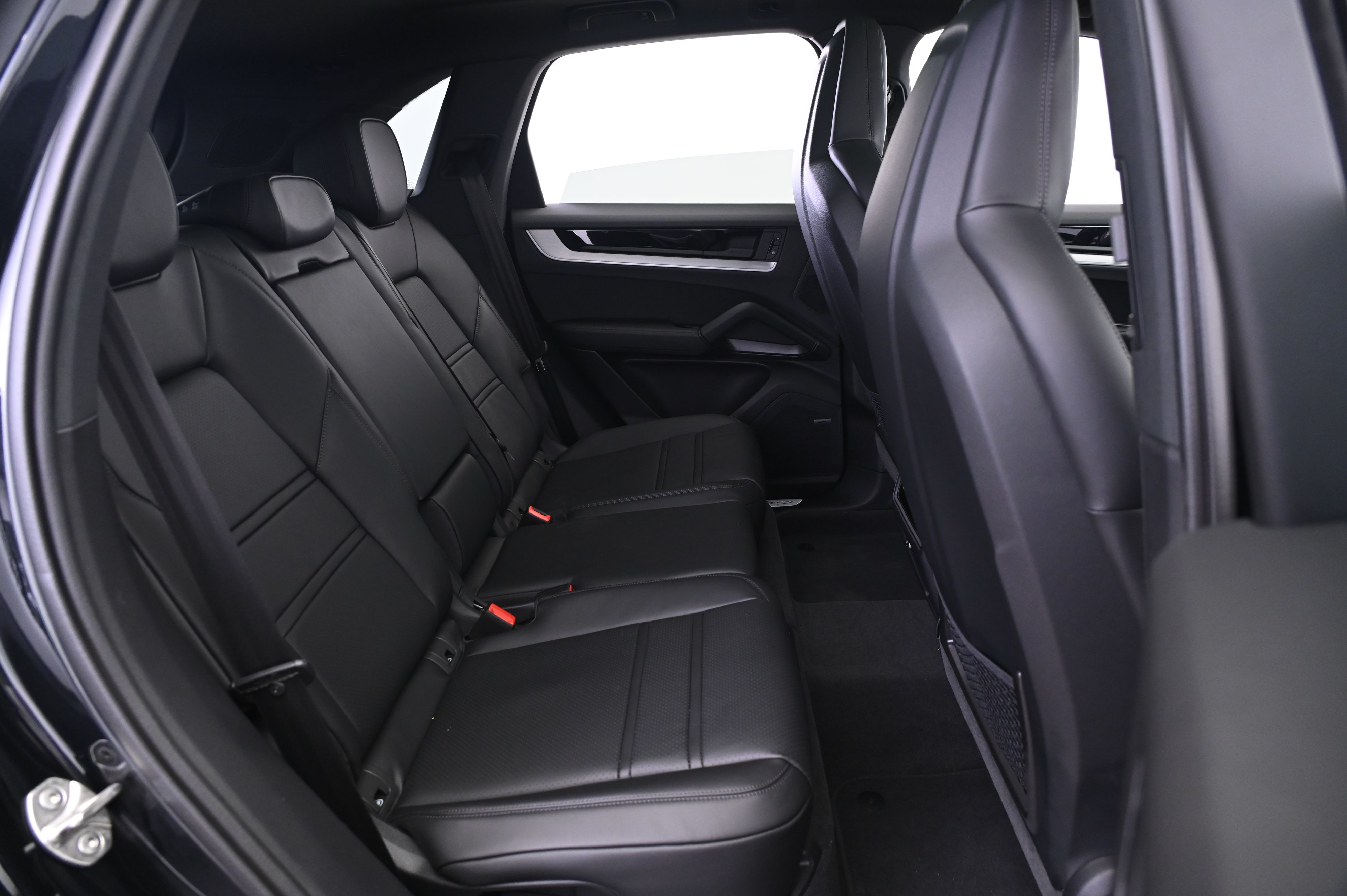 Thumbnail: 2026 Porsche Cayenne - 18