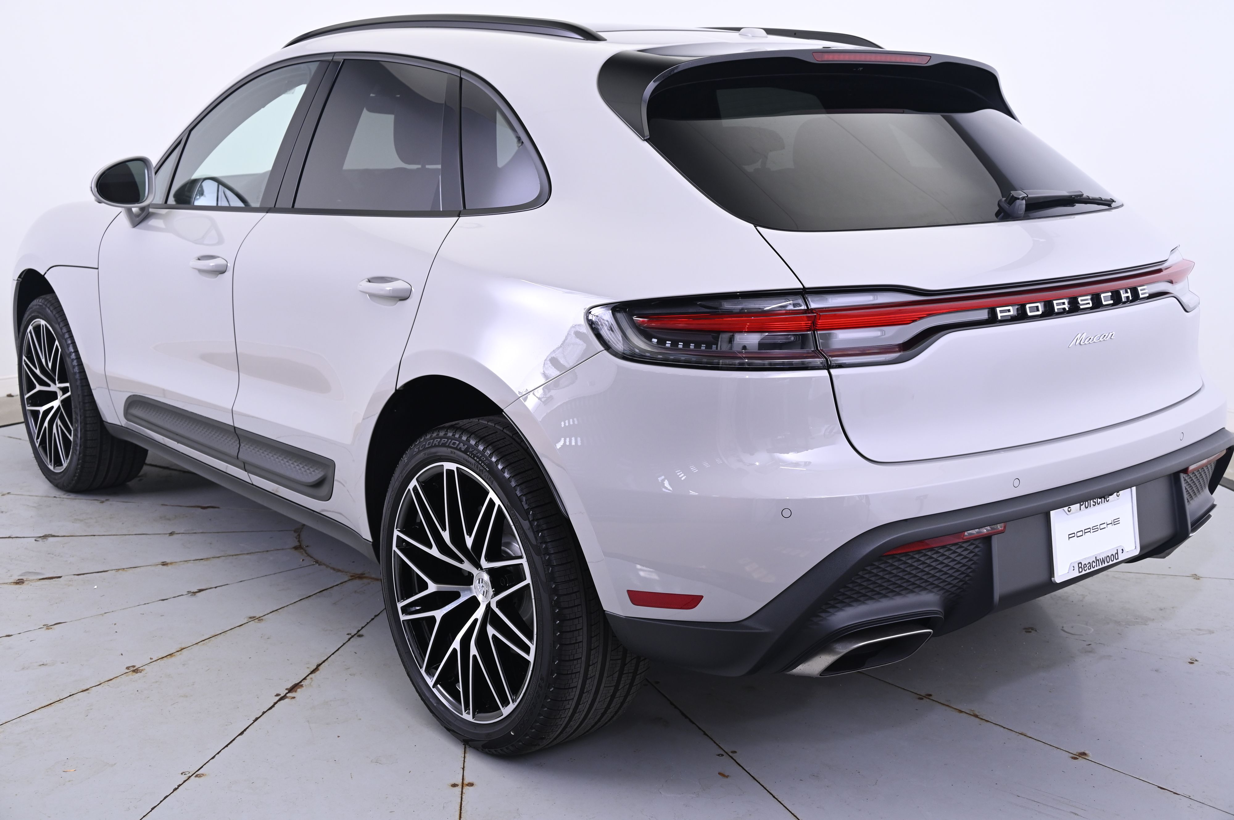 Thumbnail: 2026 Porsche Macan - 3