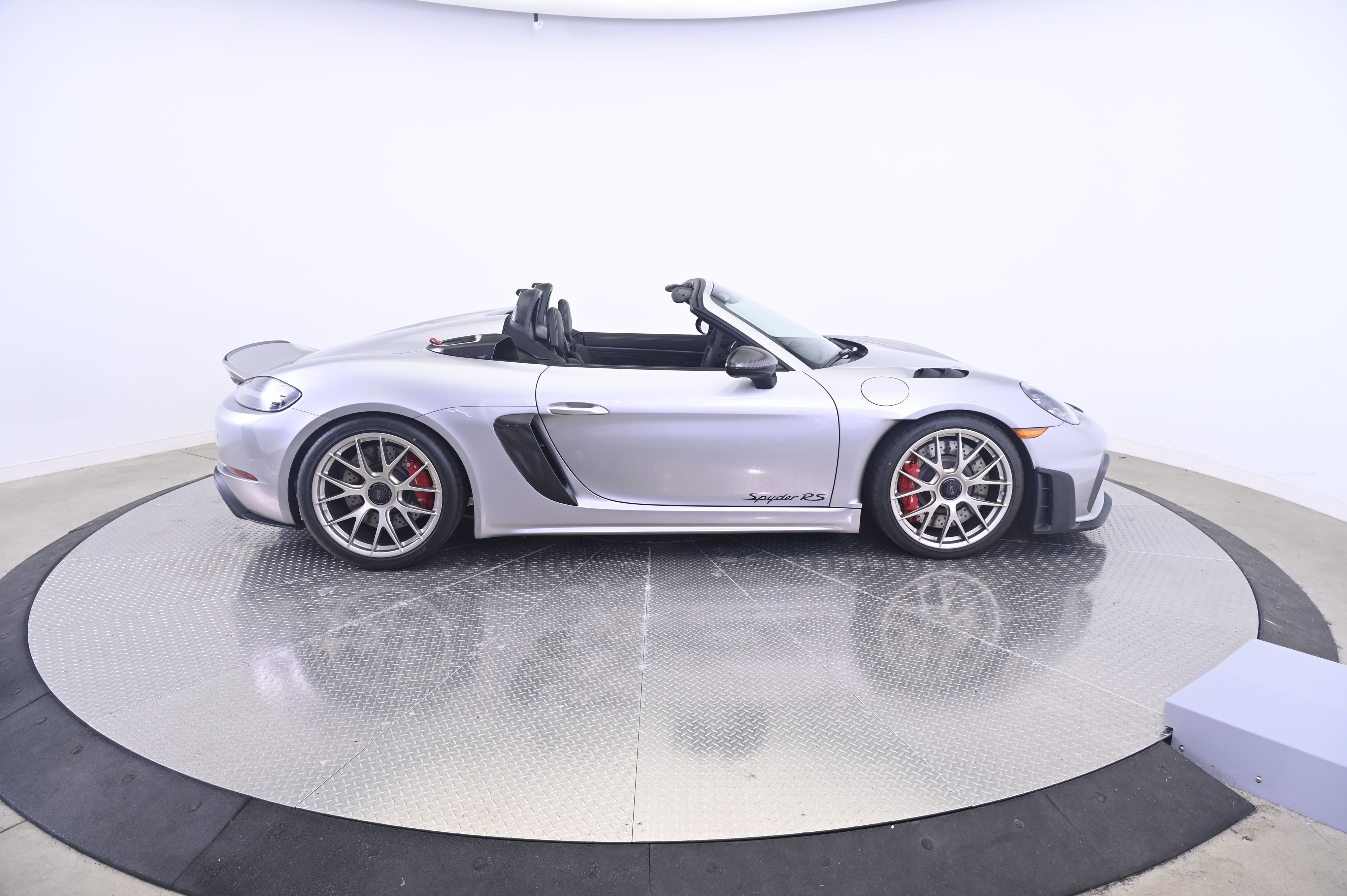 Thumbnail: 2024 Porsche  - 8