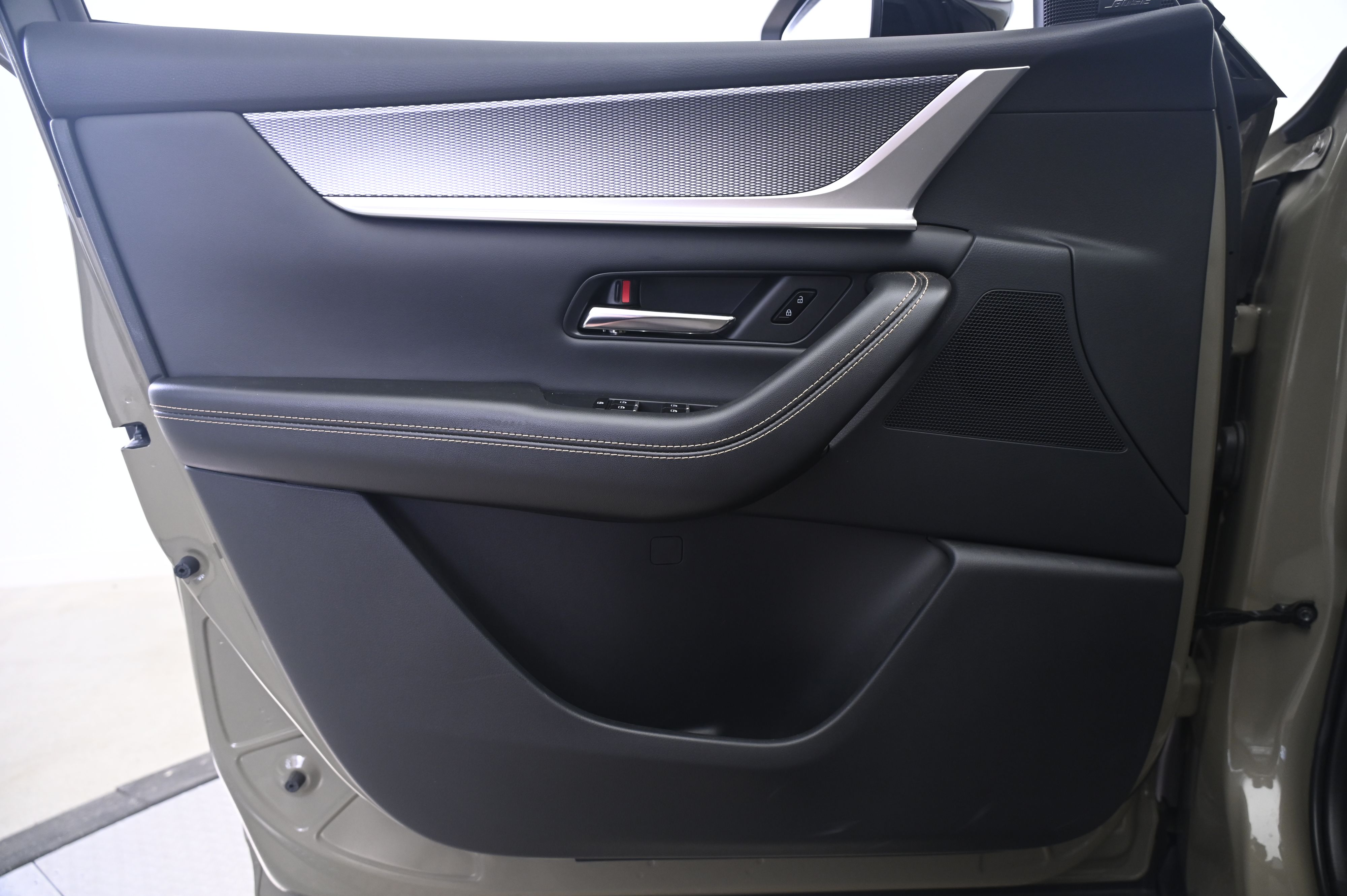 Thumbnail: 2025 Mazda CX-70 - 26