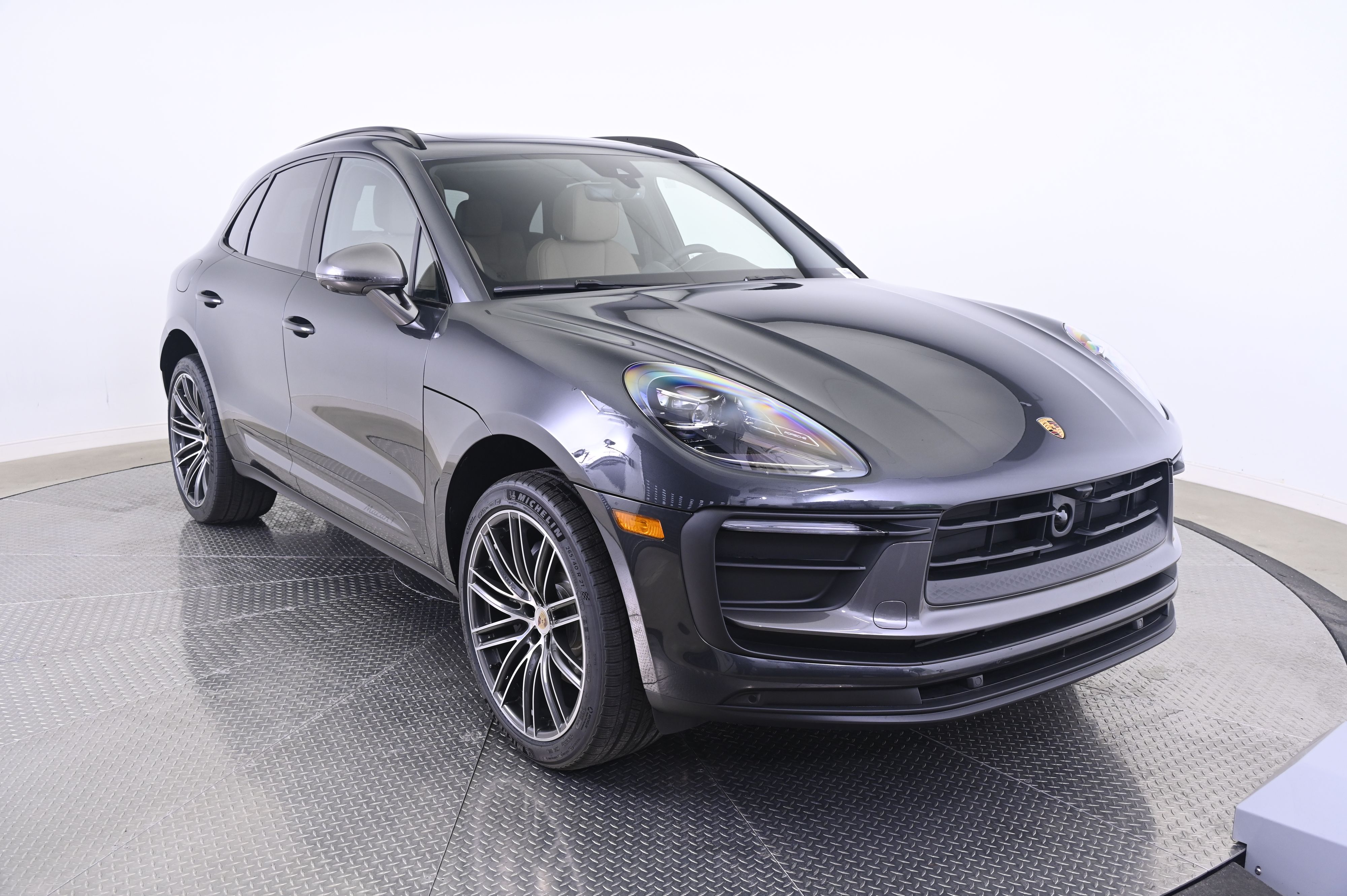 Thumbnail: 2026 Porsche Macan - 9
