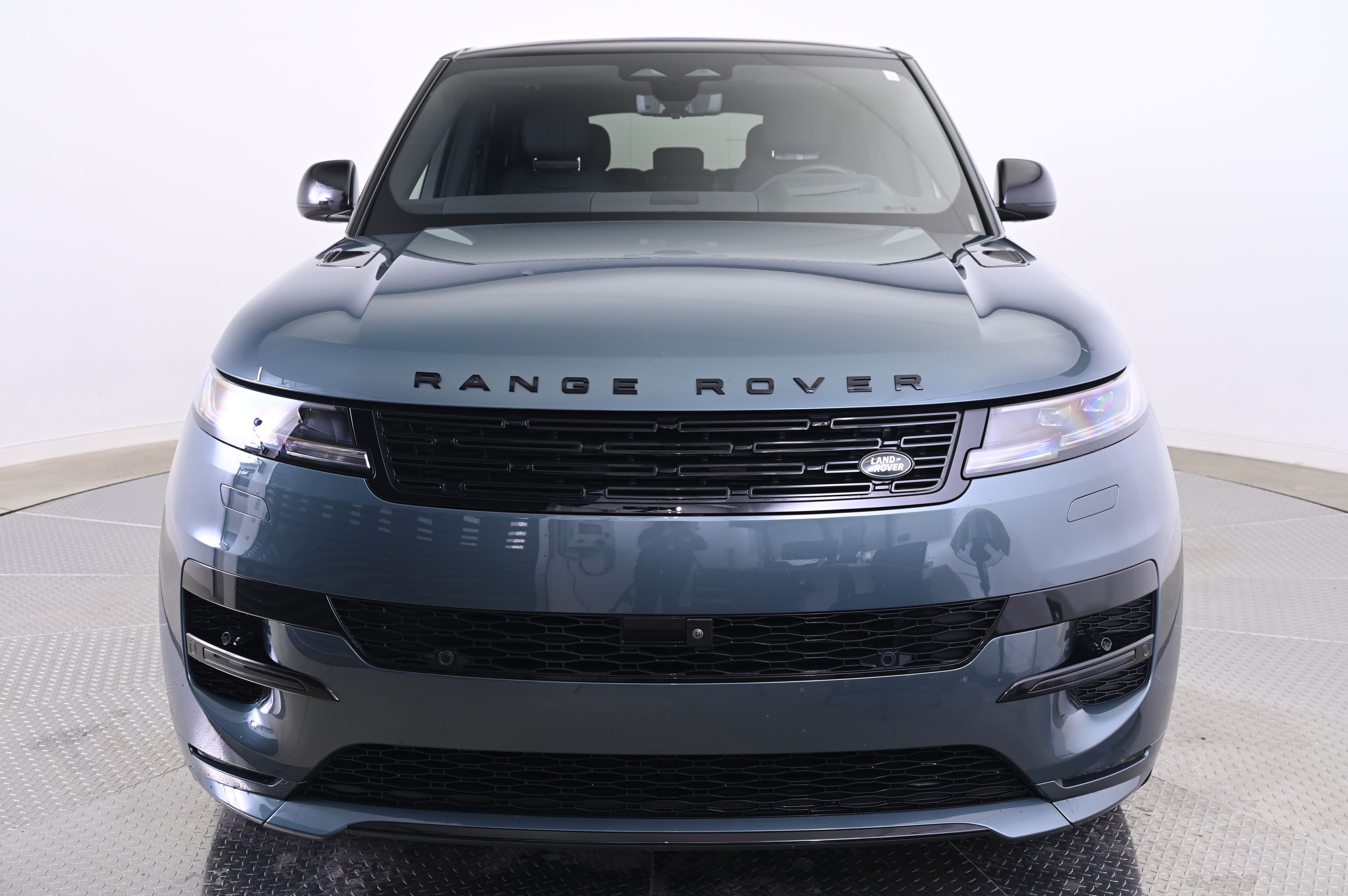 Thumbnail: 2024 Land Rover Range Rover Sport - 10