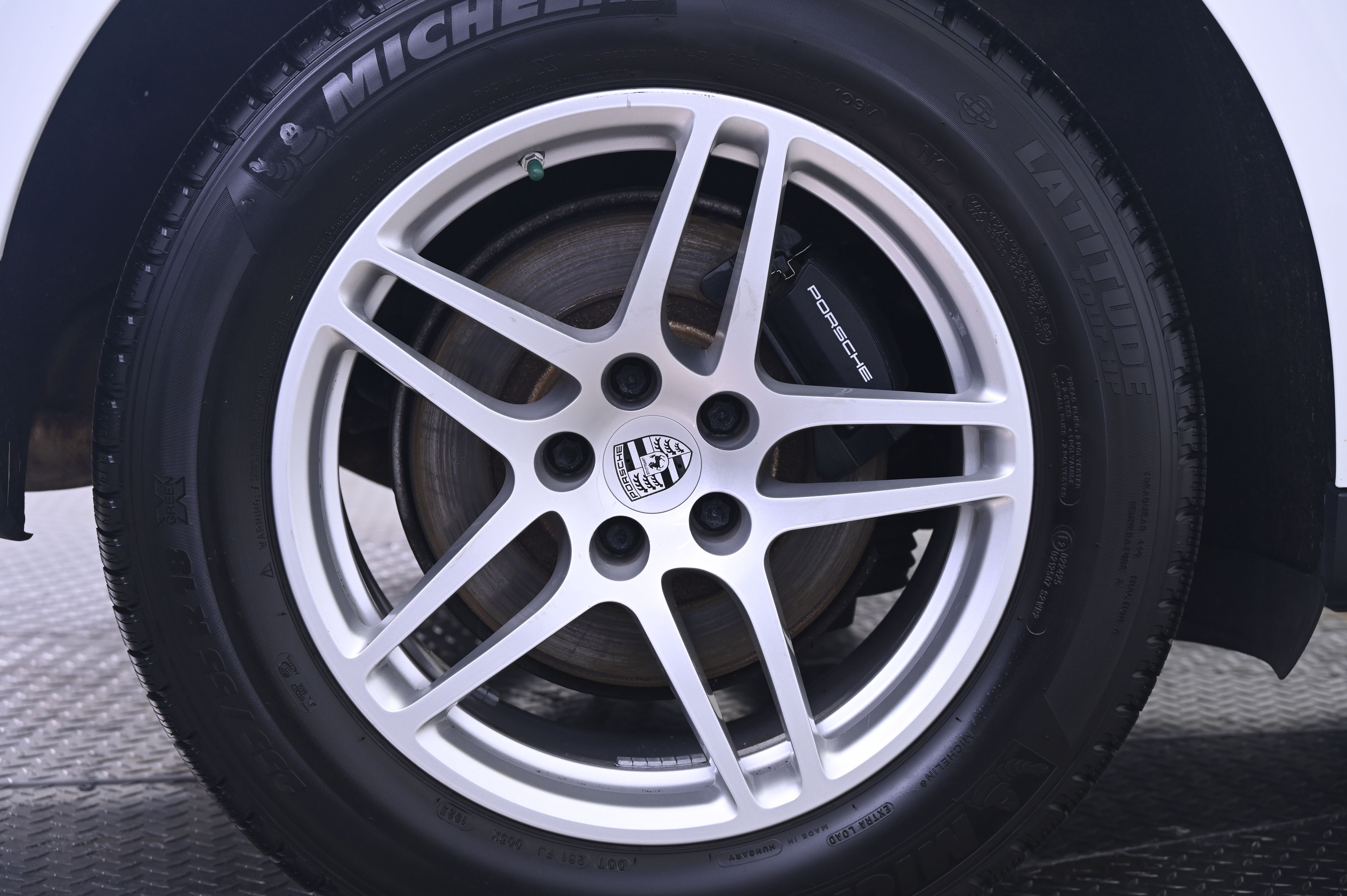 Thumbnail: 2019 Porsche Macan - 13