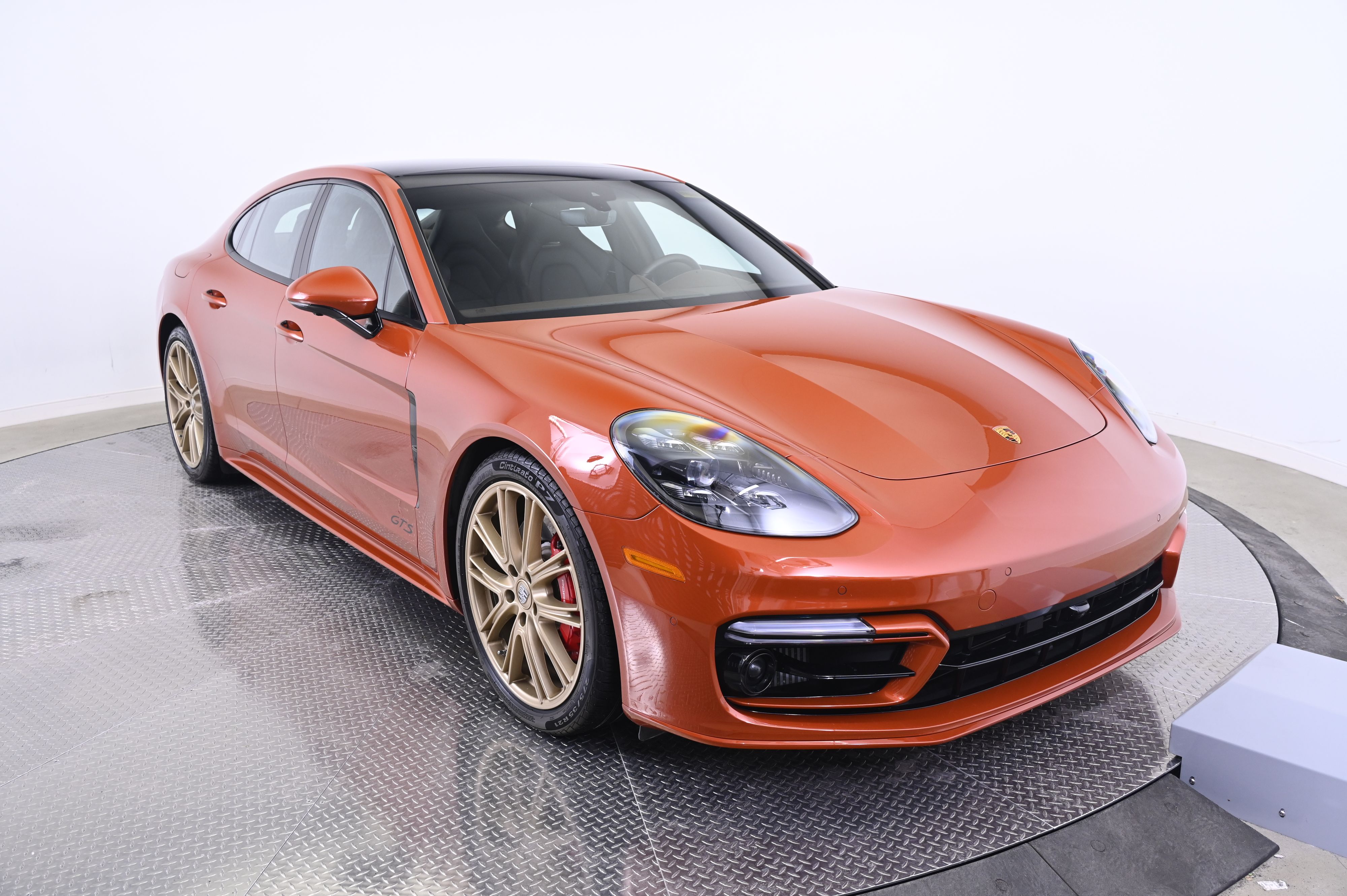 Thumbnail: 2023 Porsche Panamera - 9