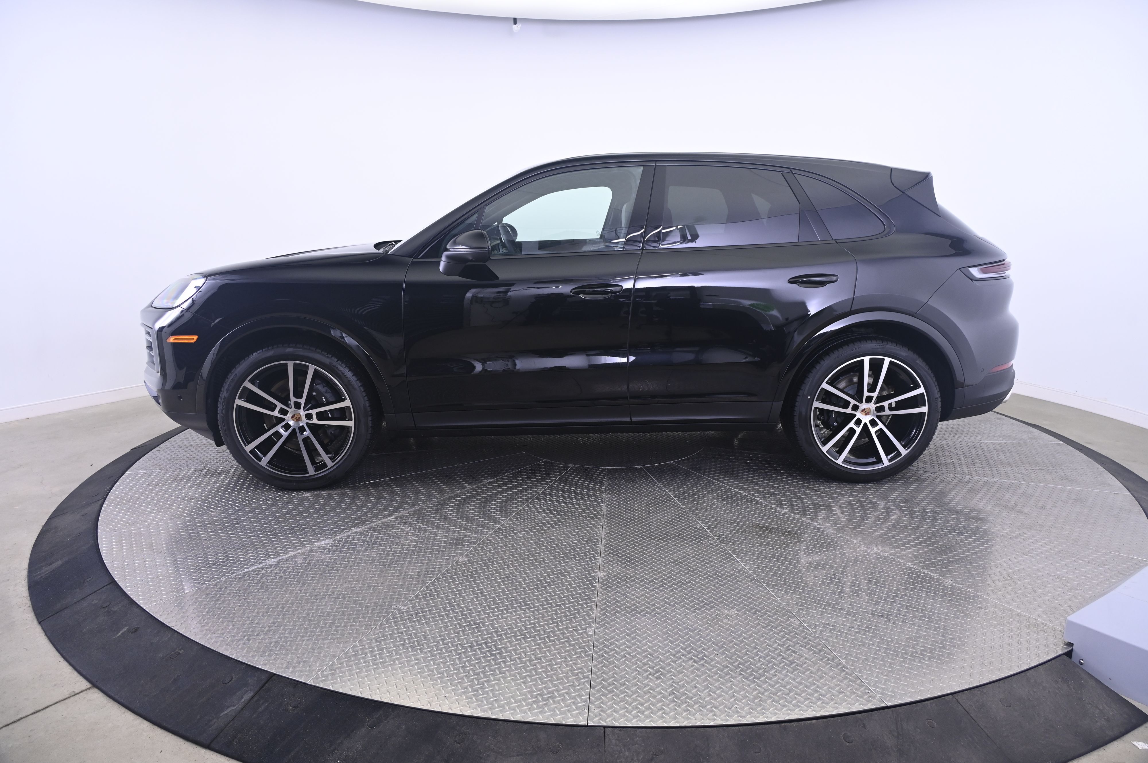 Thumbnail: 2026 Porsche Cayenne - 2