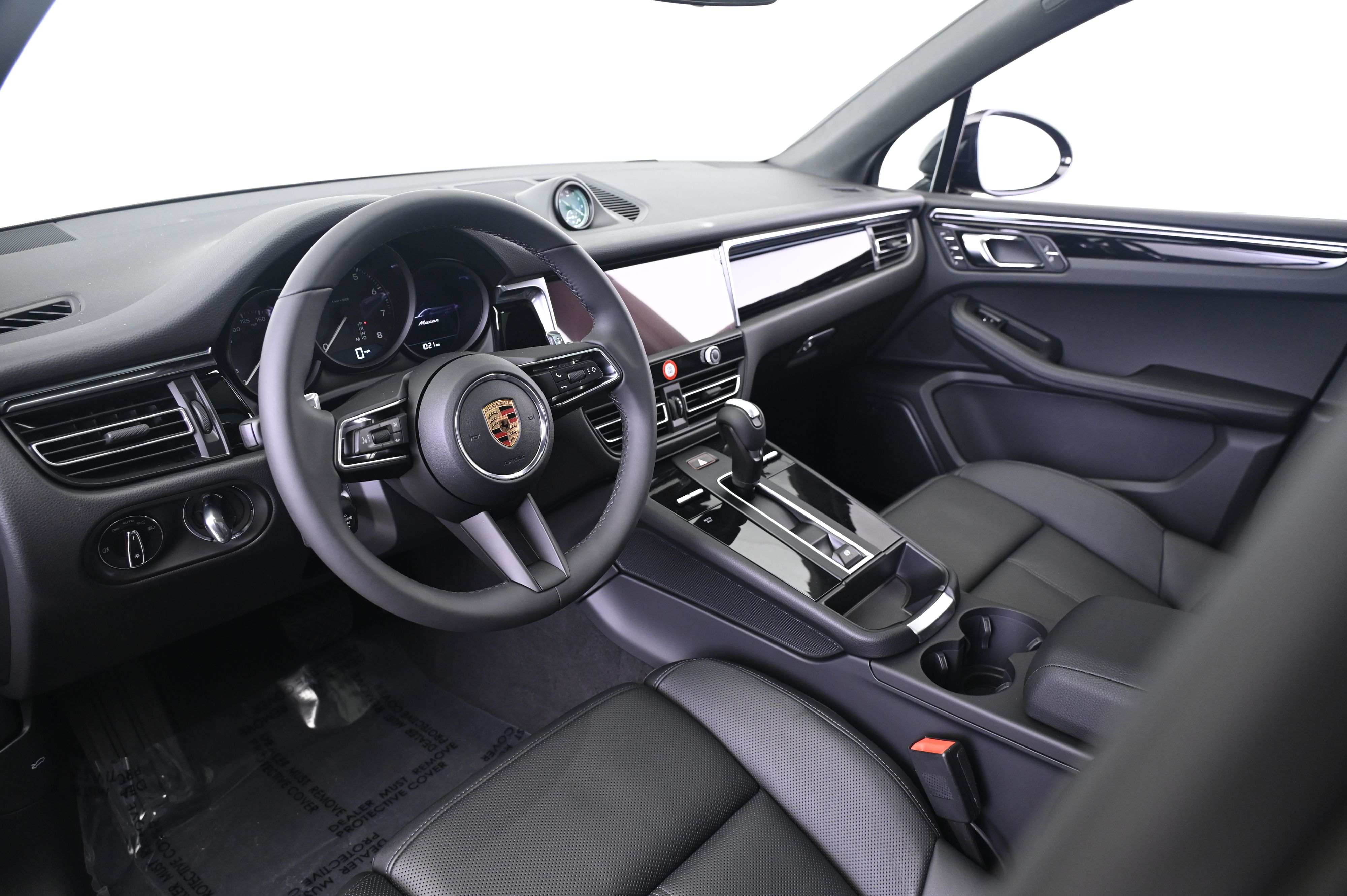 Thumbnail: 2026 Porsche Macan - 4