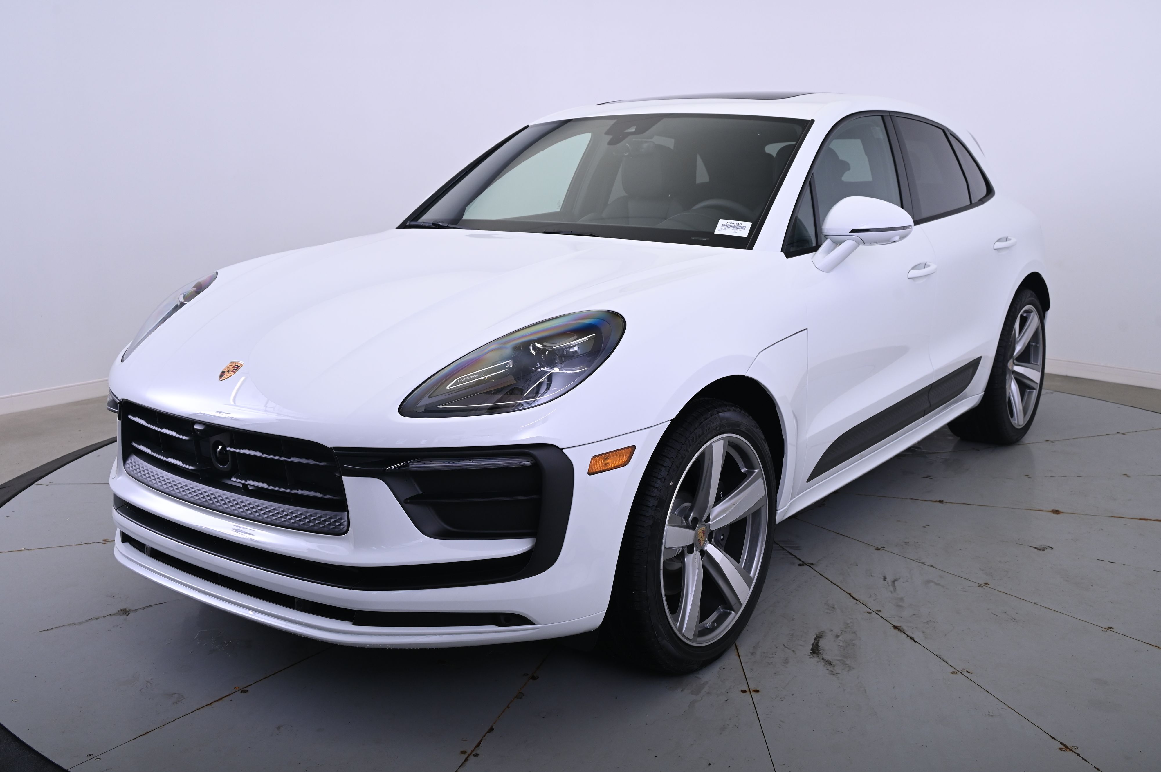 Thumbnail: 2025 Porsche Macan - 1
