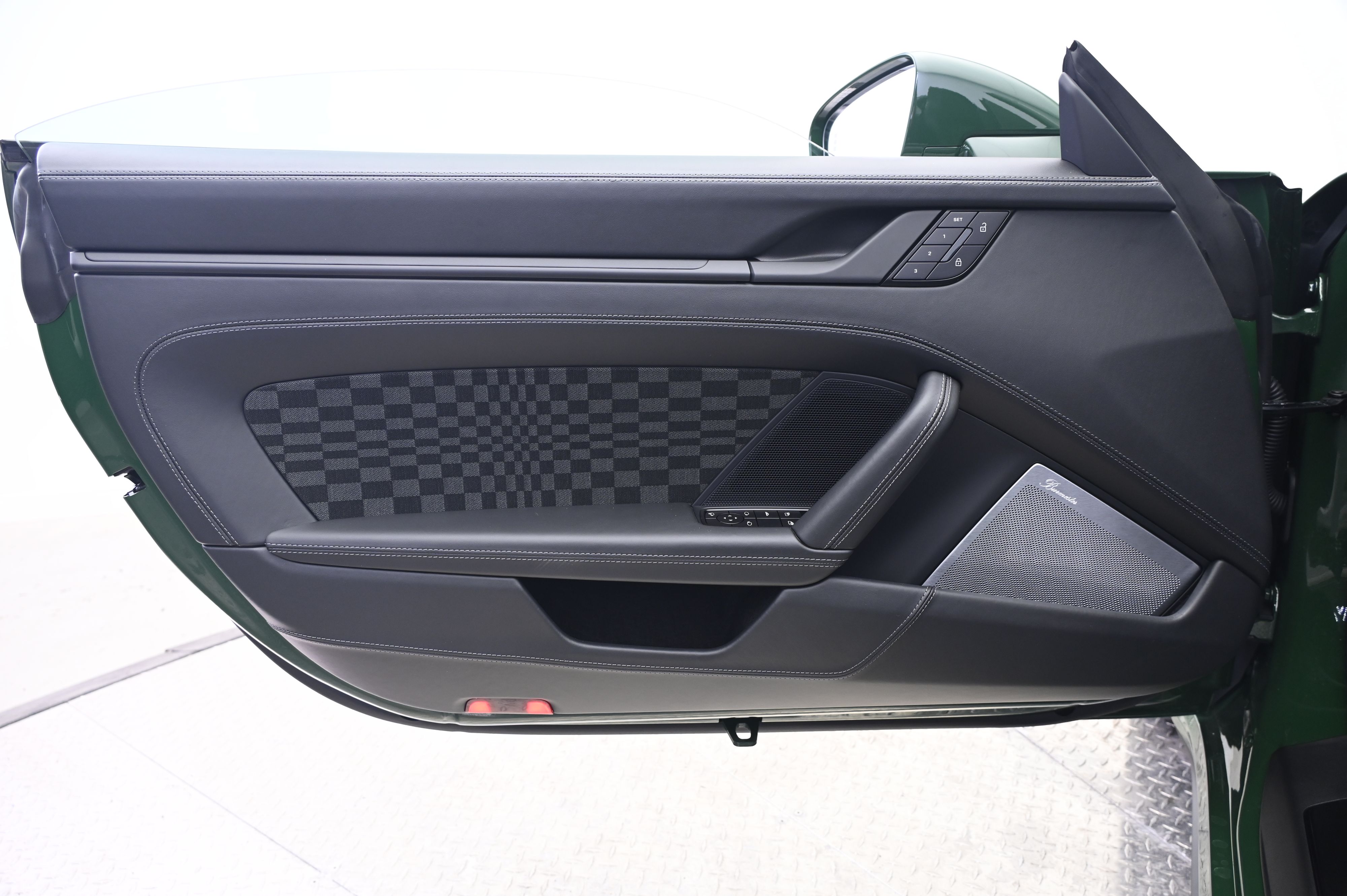 Thumbnail: 2026 Porsche 911 - 28