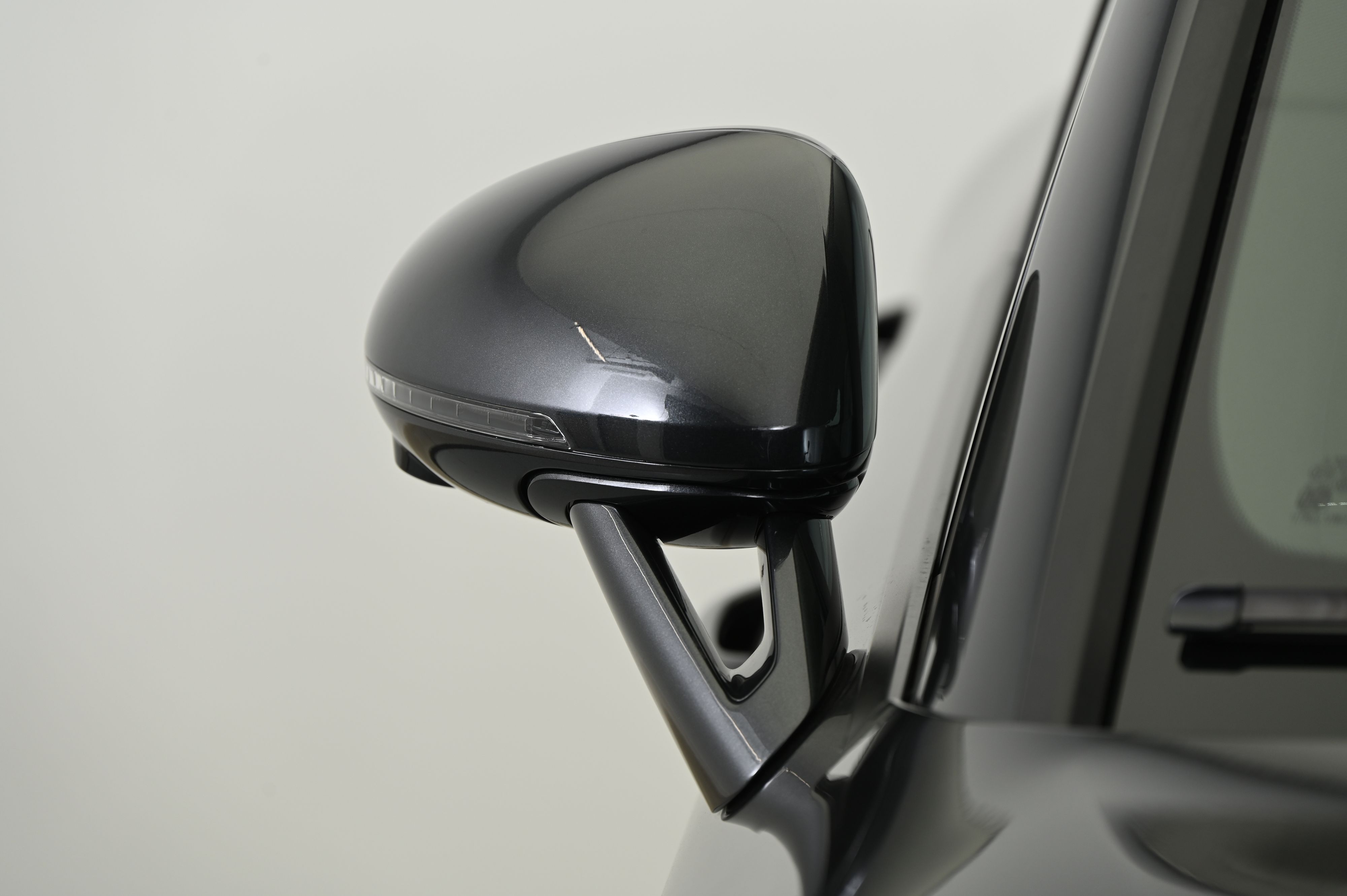 Thumbnail: 2025 Porsche Macan - 13