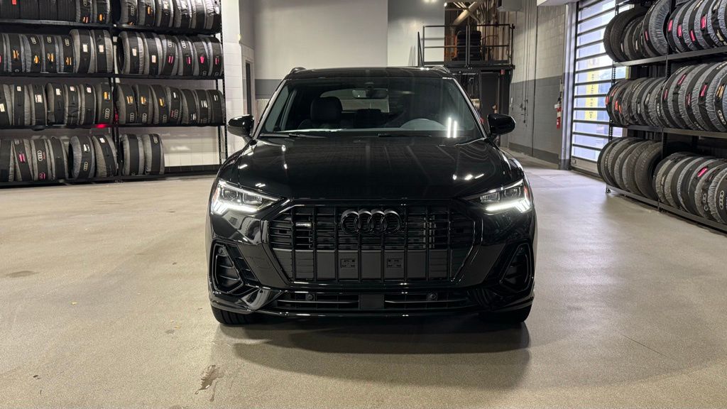 Thumbnail: 2025 Audi Q3 - 2