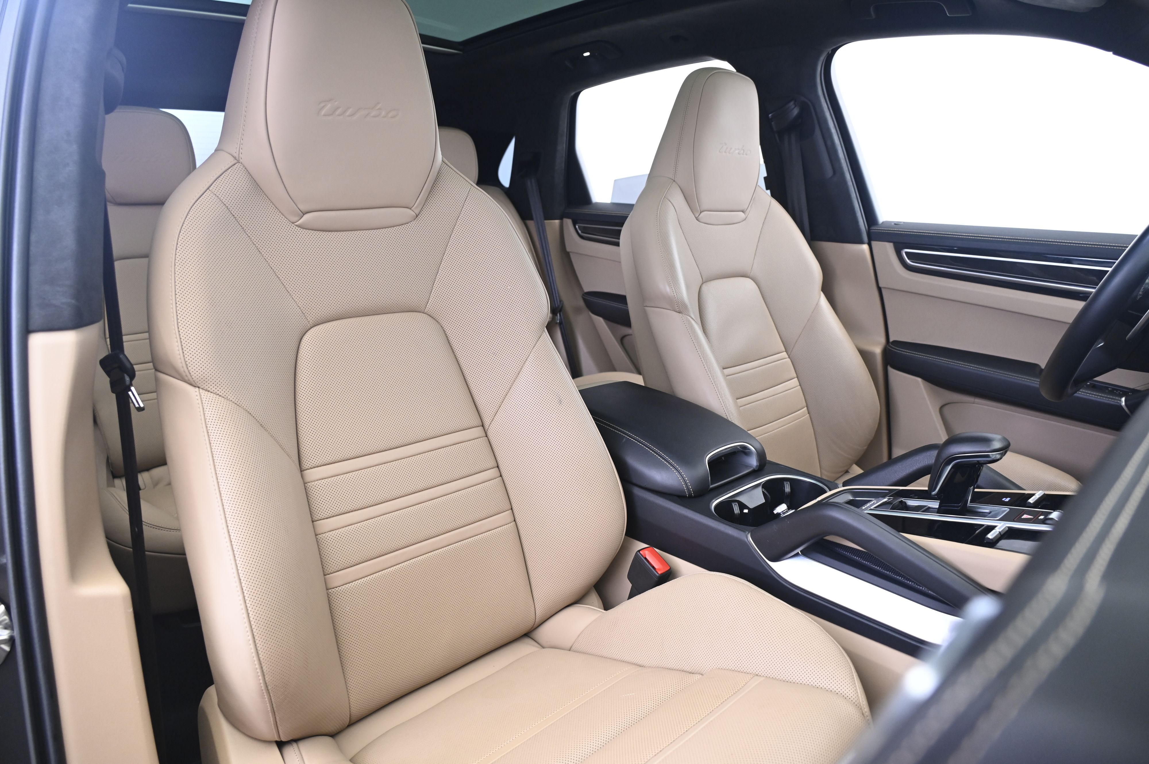 Thumbnail: 2023 Porsche Cayenne - 24