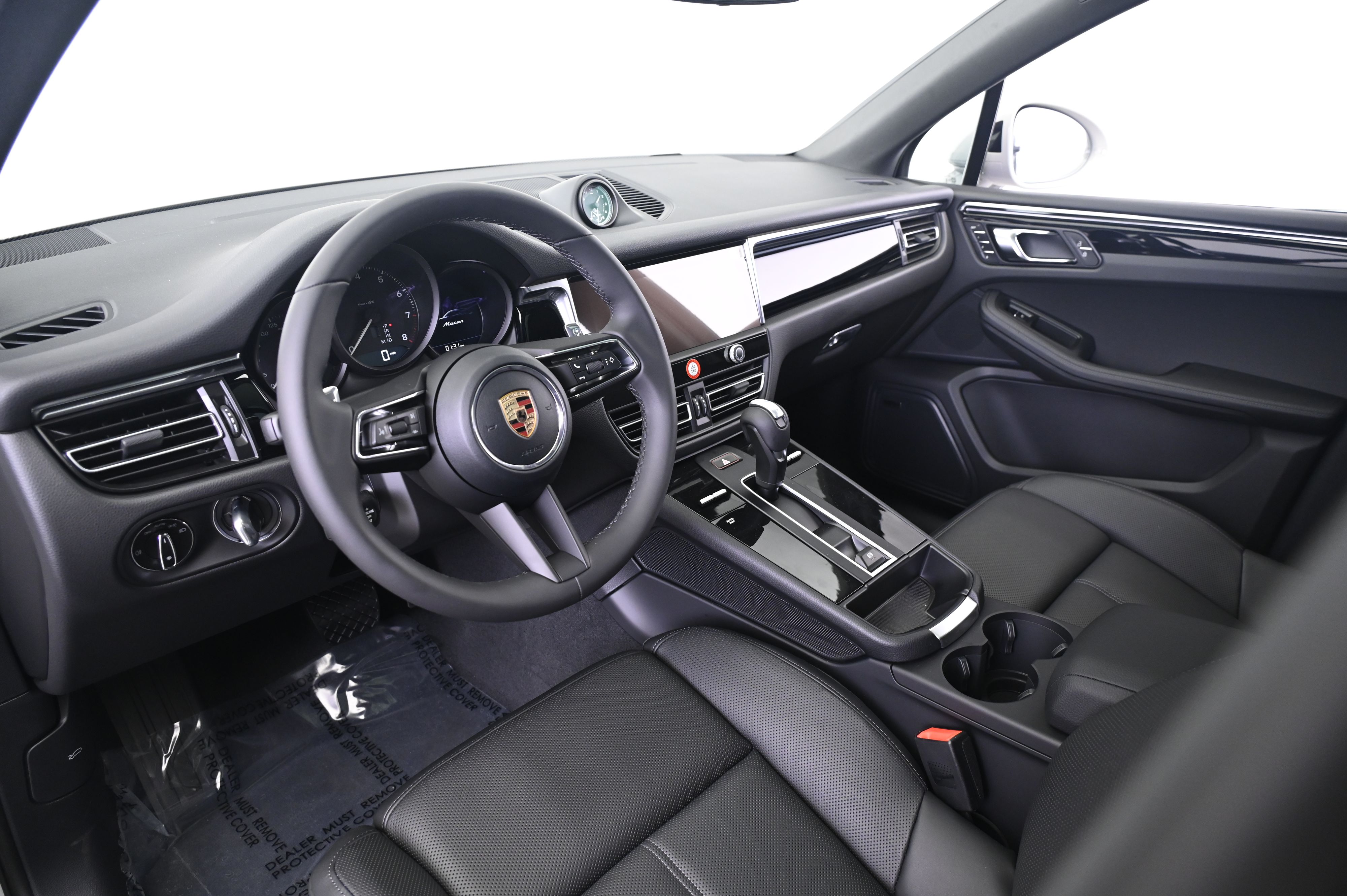Thumbnail: 2026 Porsche Macan - 4