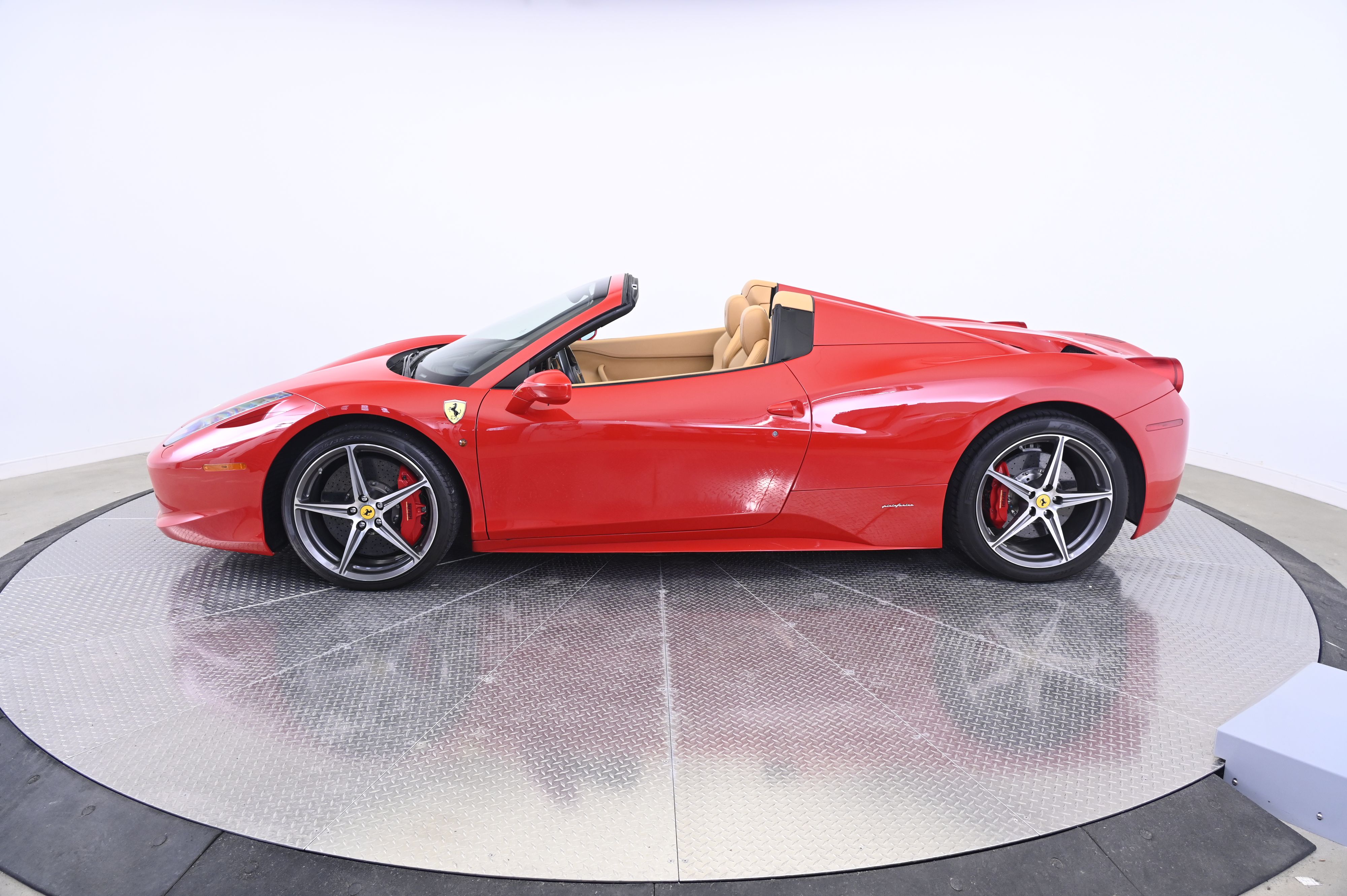 Thumbnail: 2013 Ferrari 458 - 2