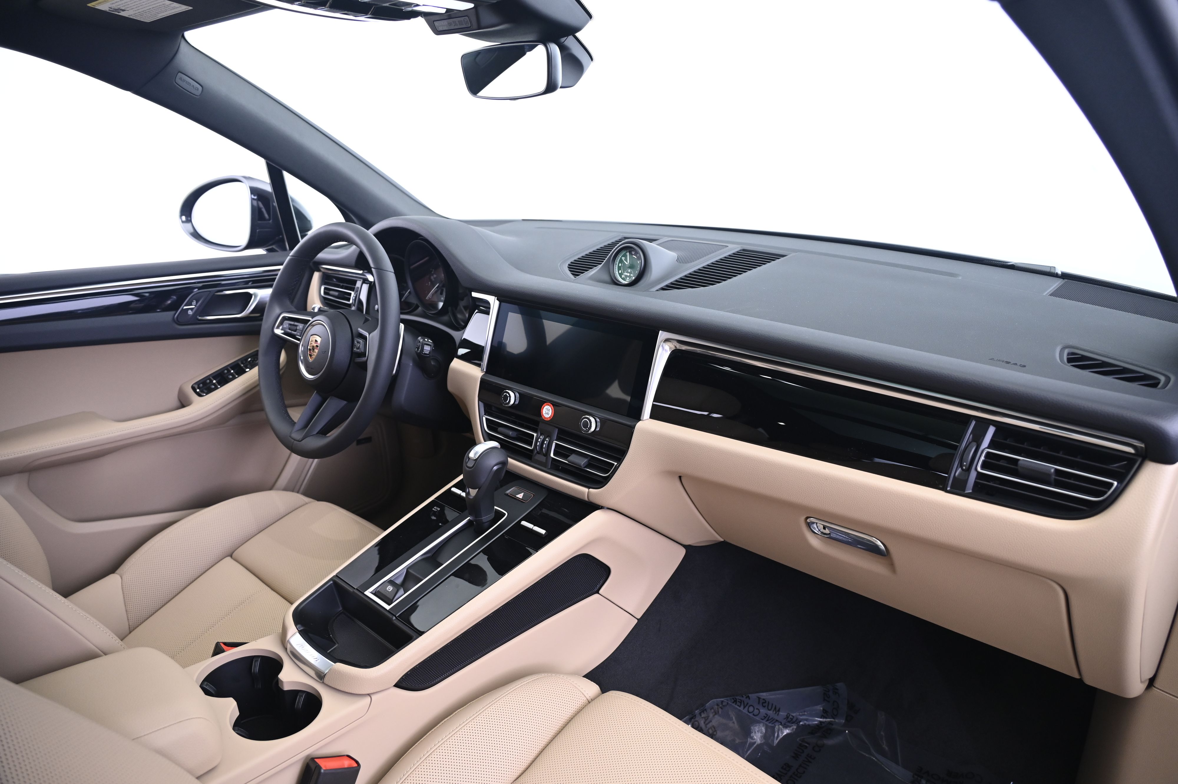 Thumbnail: 2025 Porsche Macan - 22