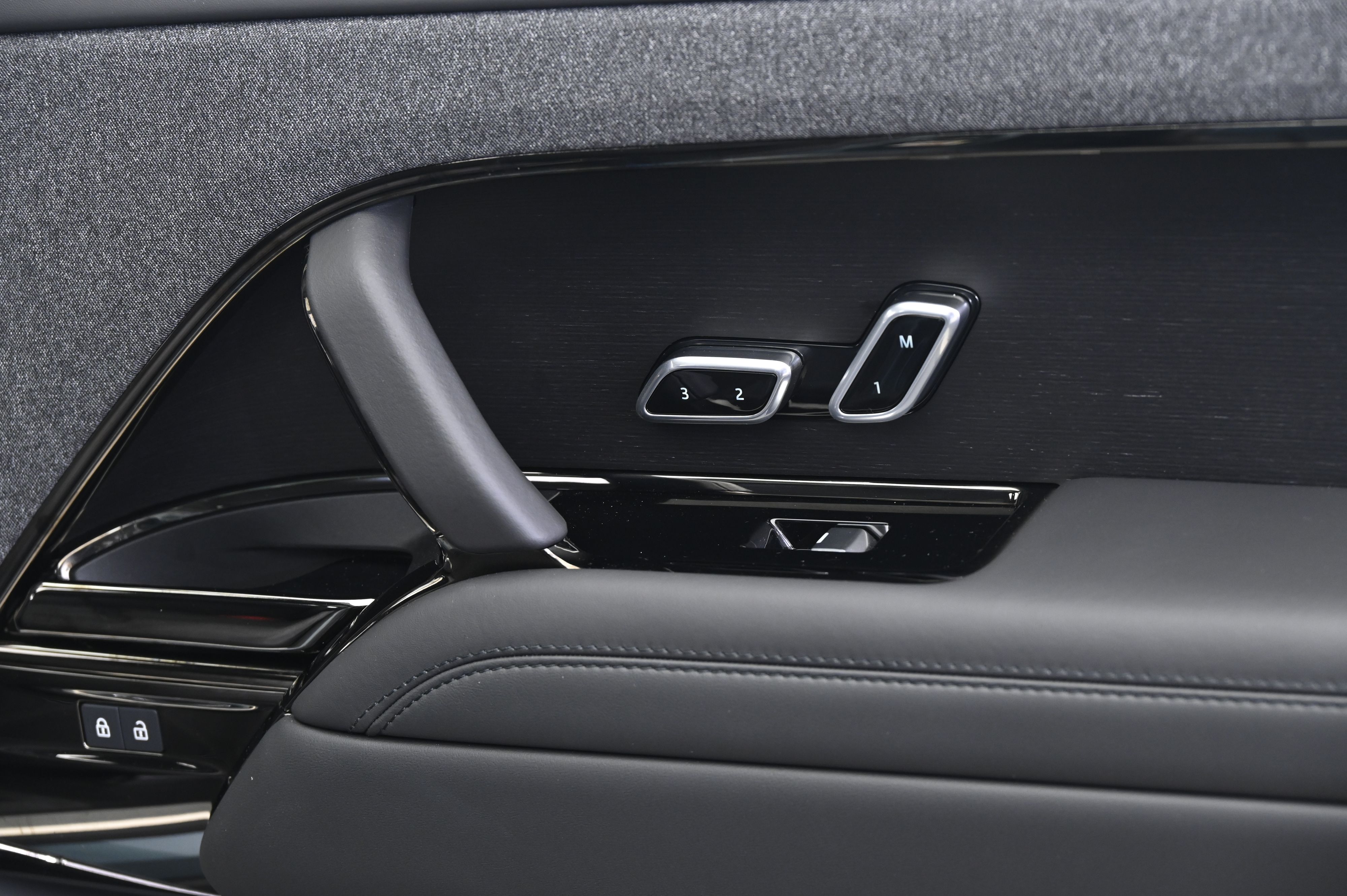 Thumbnail: 2024 Land Rover Range Rover Sport - 21