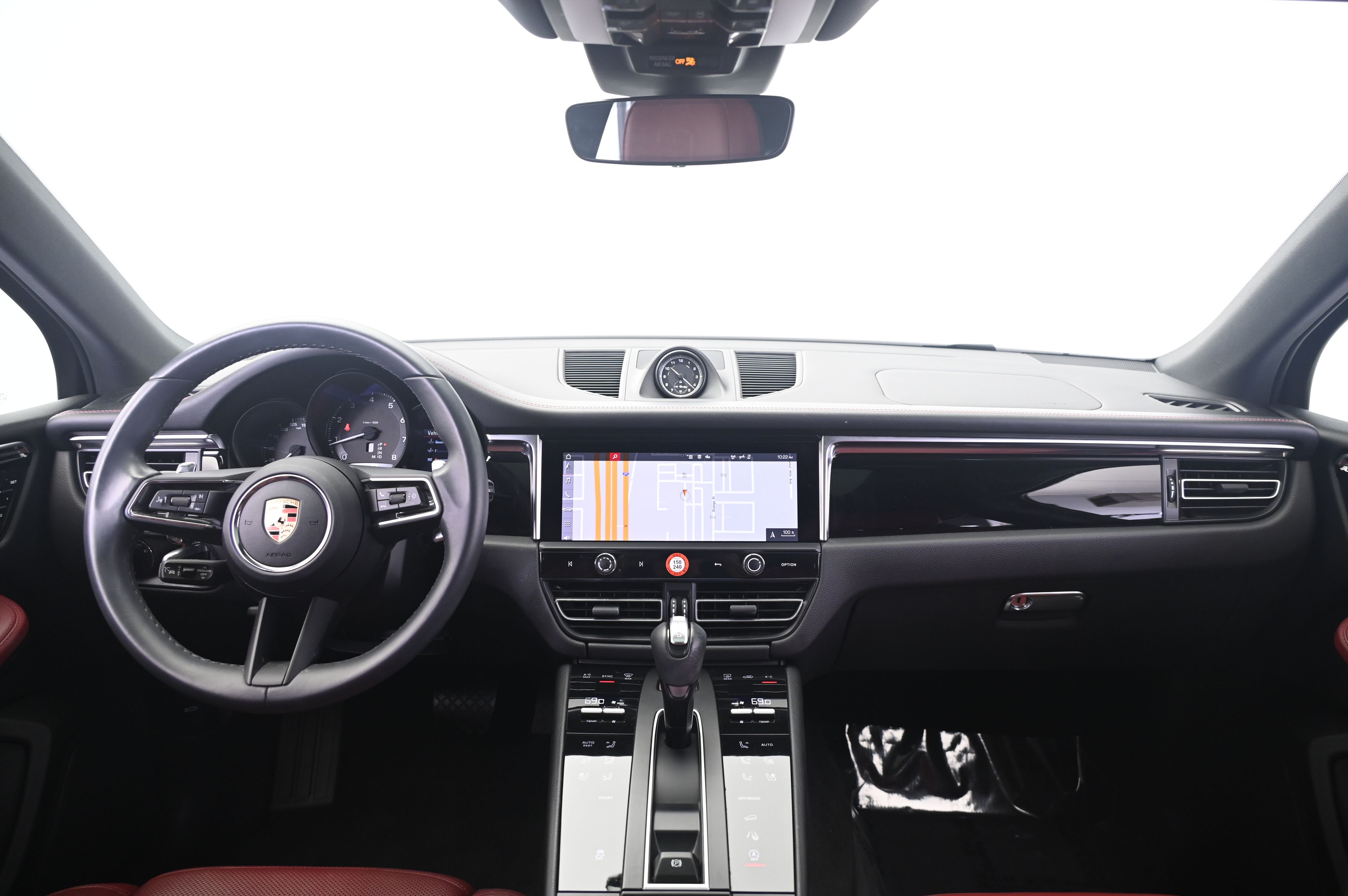 Thumbnail: 2023 Porsche Macan - 31
