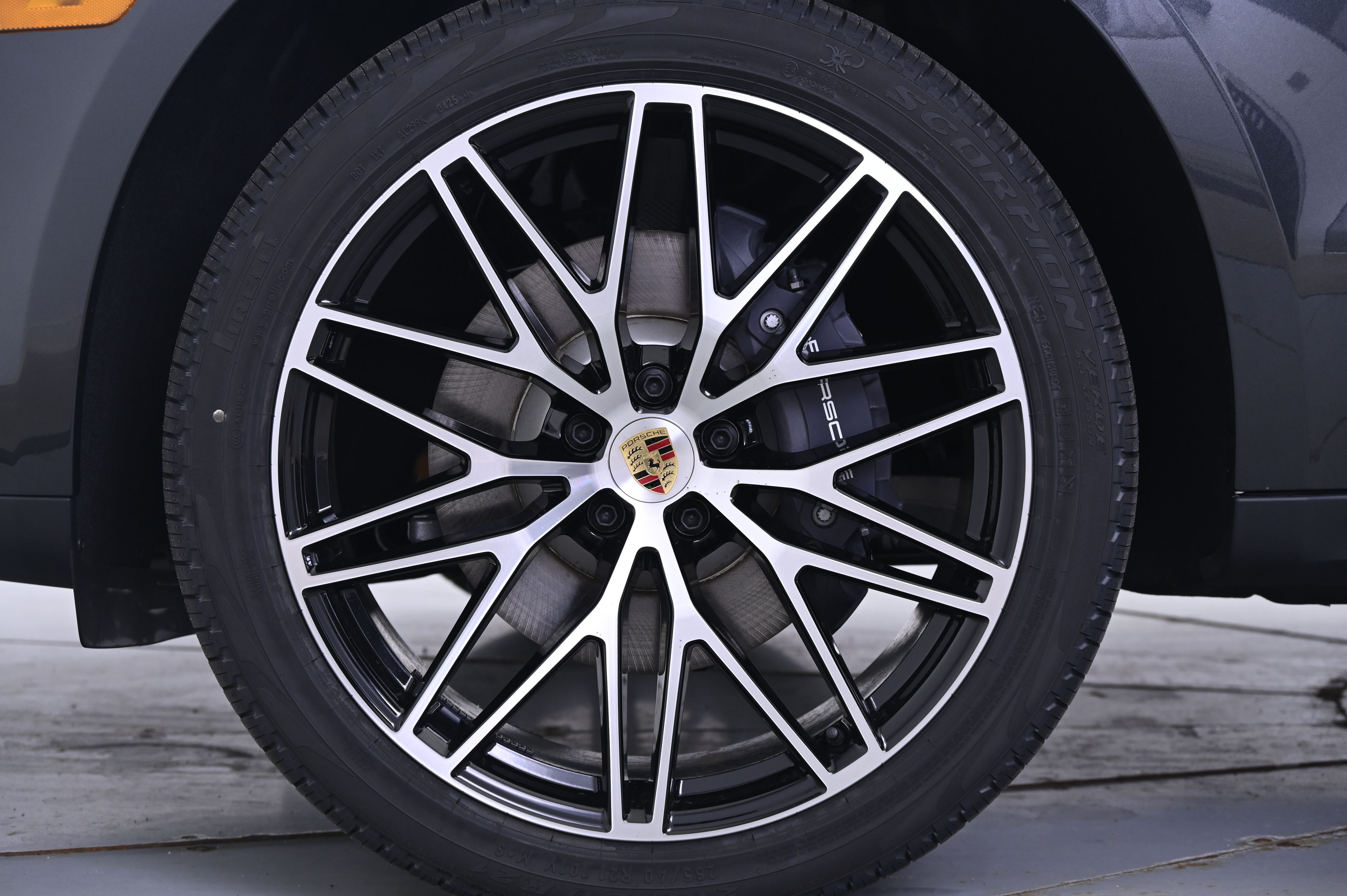 Thumbnail: 2025 Porsche Macan - 11