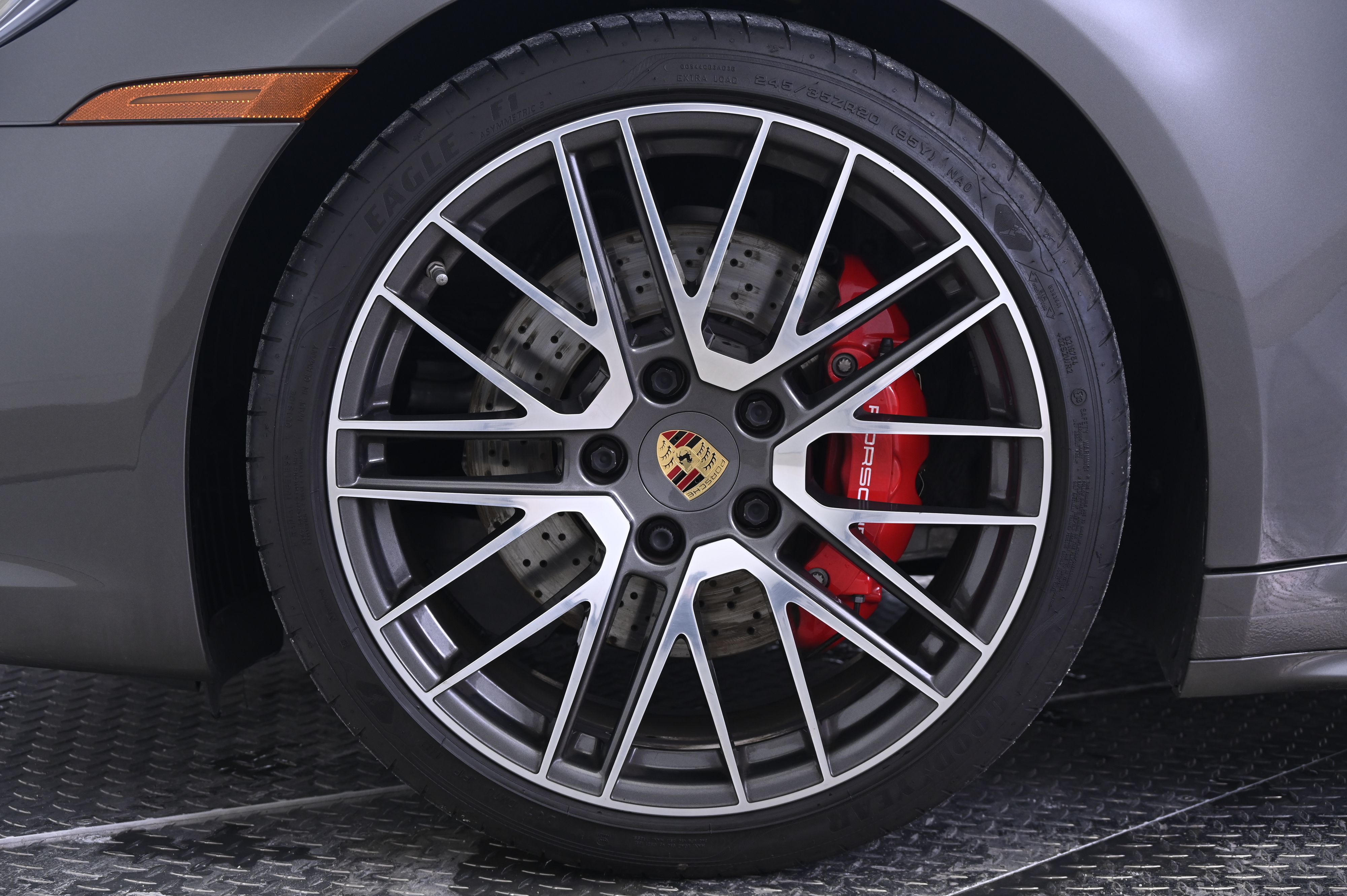 Thumbnail: 2022 Porsche 911 - 14