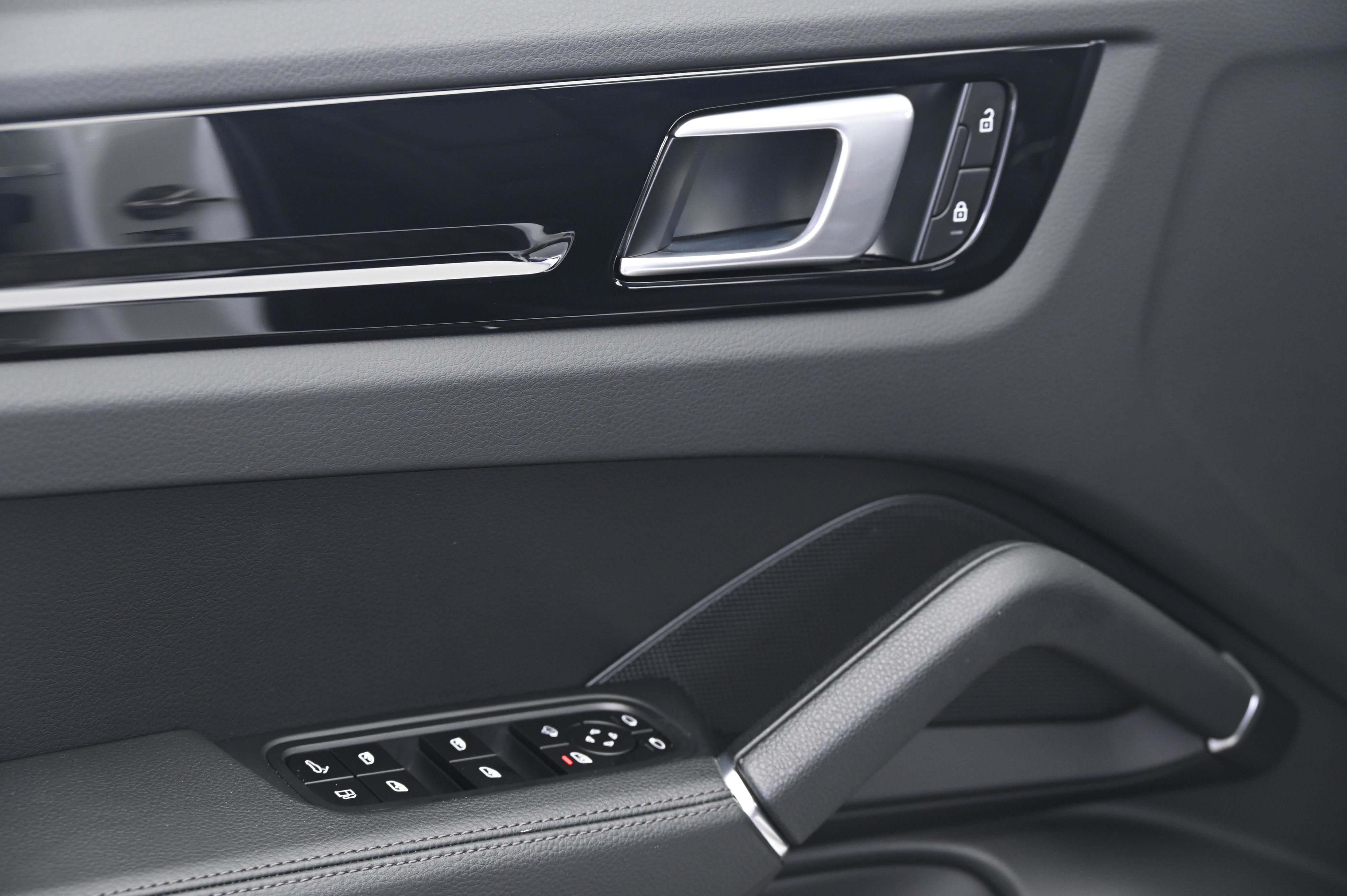 Thumbnail: 2022 Porsche Cayenne - 27