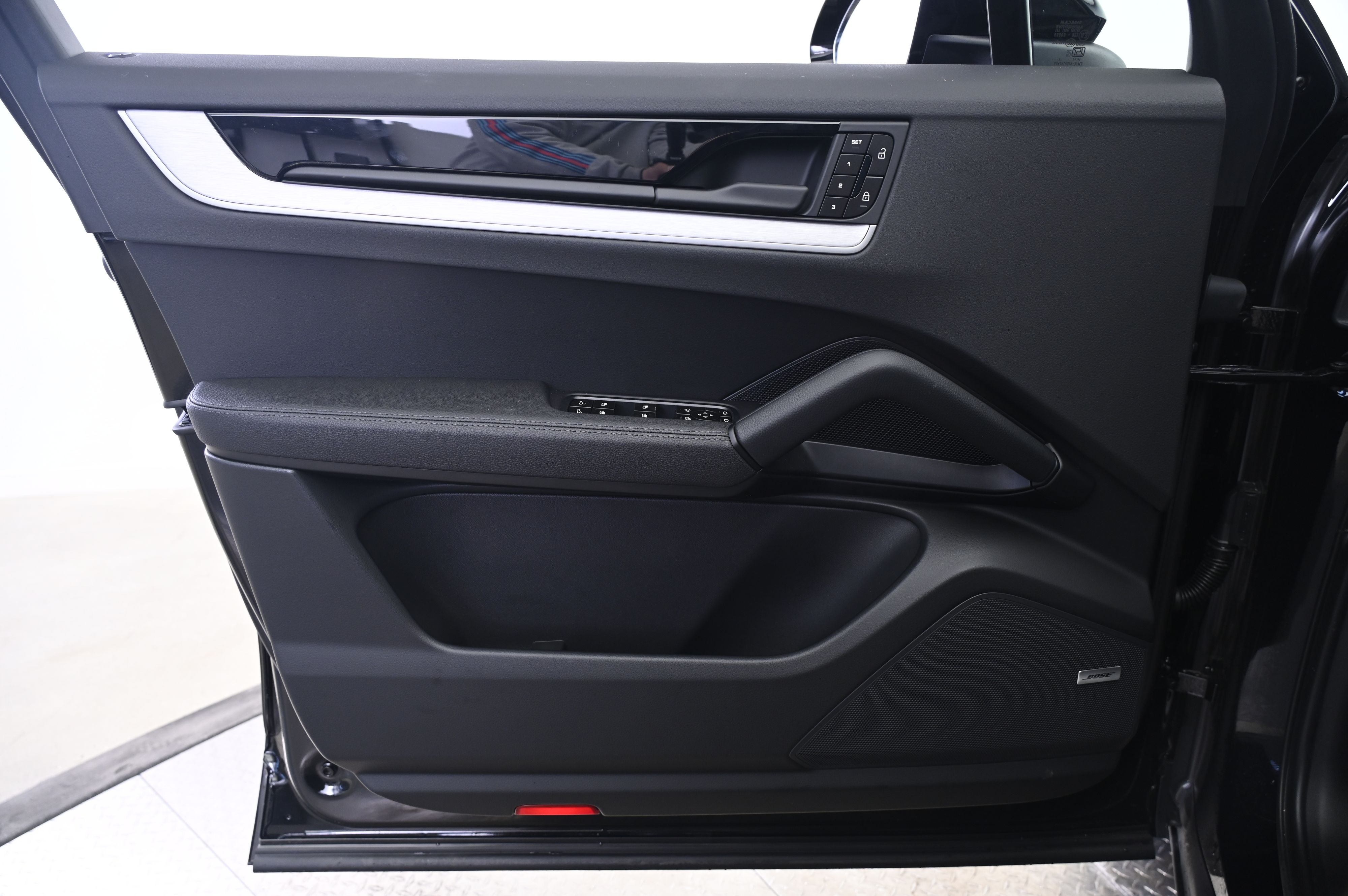 Thumbnail: 2026 Porsche Cayenne - 26