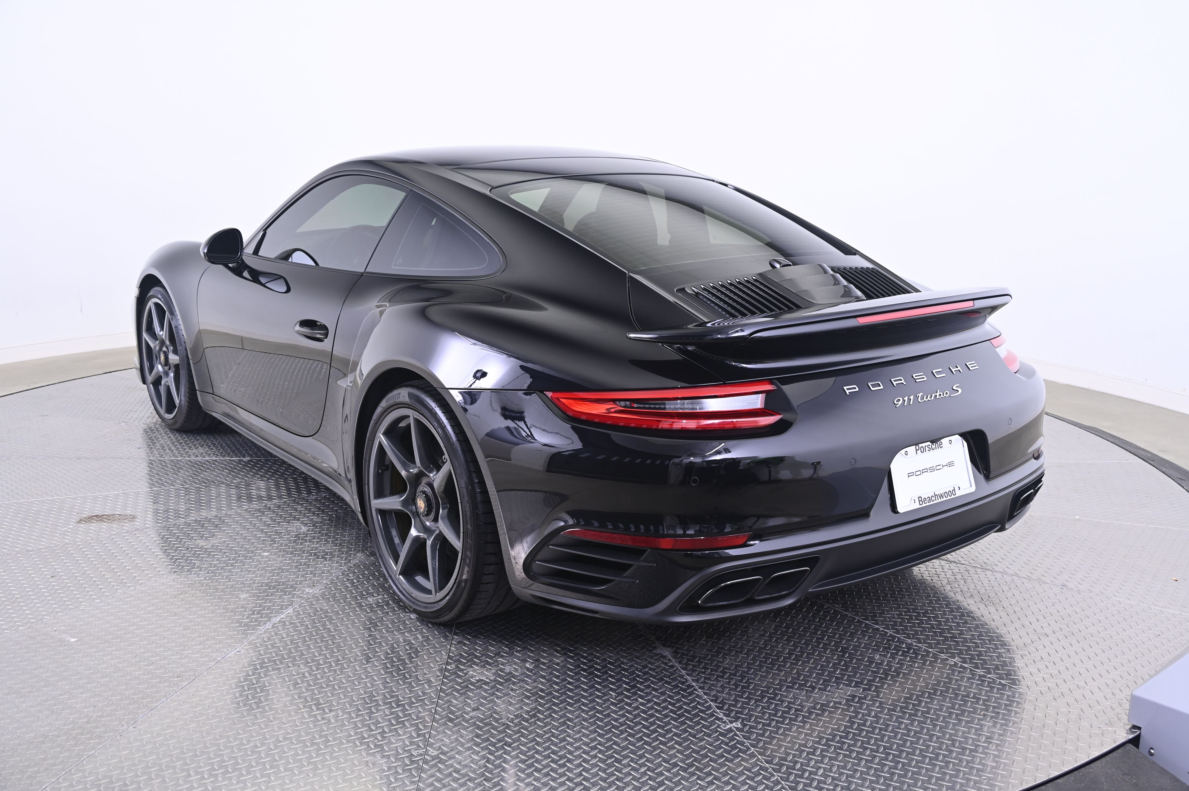Thumbnail: 2019 Porsche 911 - 3