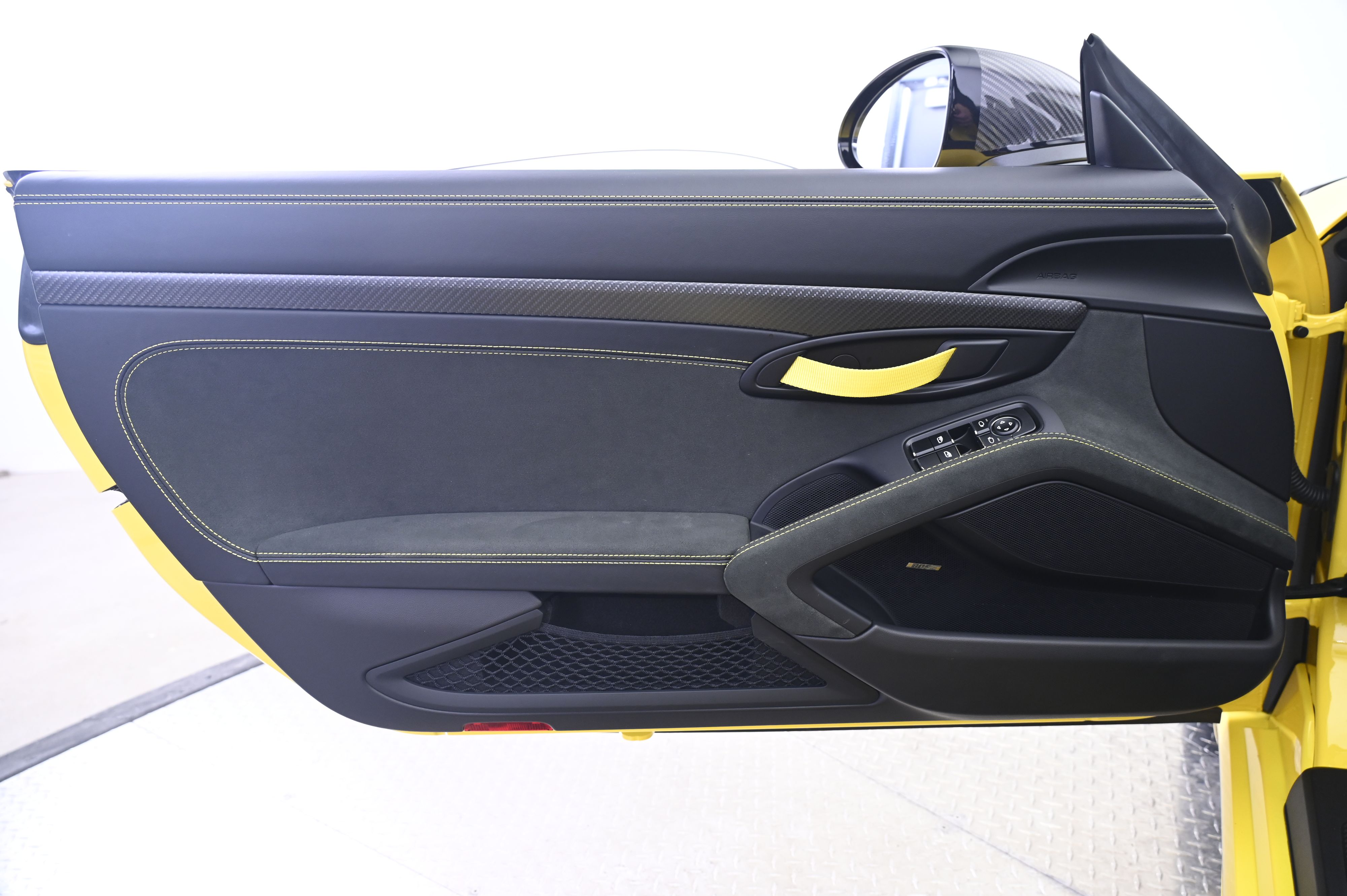 Thumbnail: 2025 Porsche  - 25