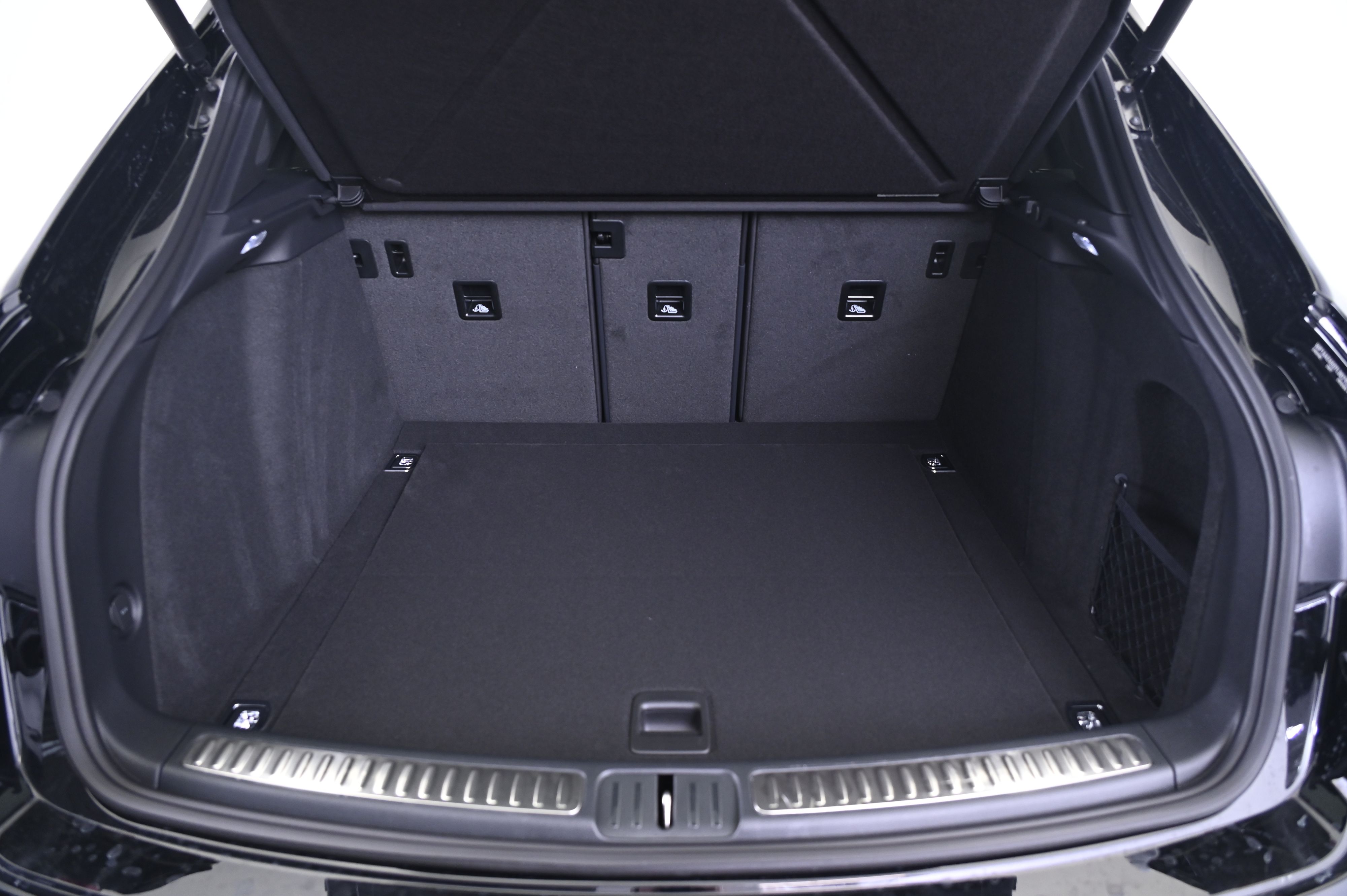 Thumbnail: 2026 Porsche Macan - 15