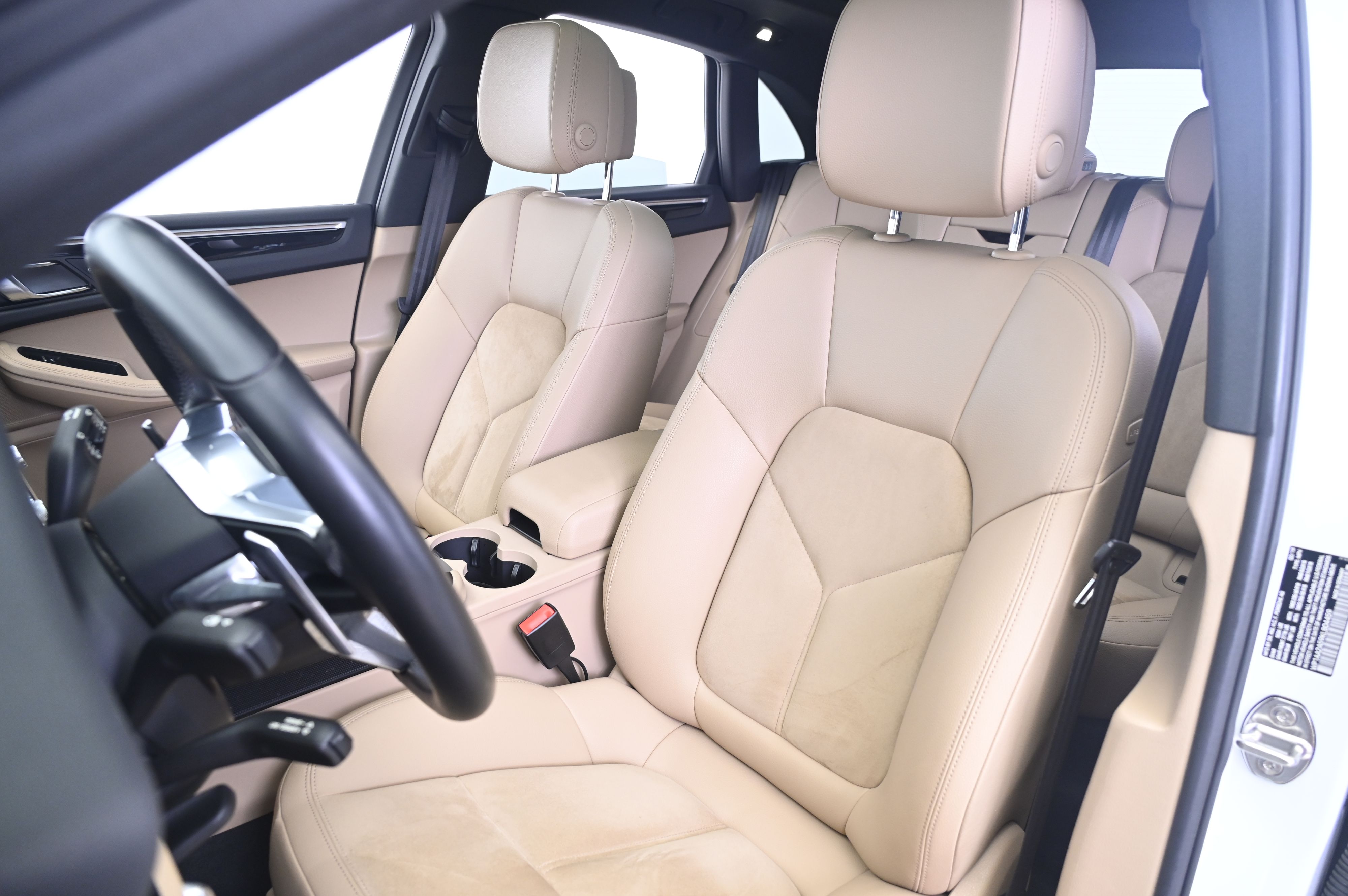 Thumbnail: 2019 Porsche Macan - 30