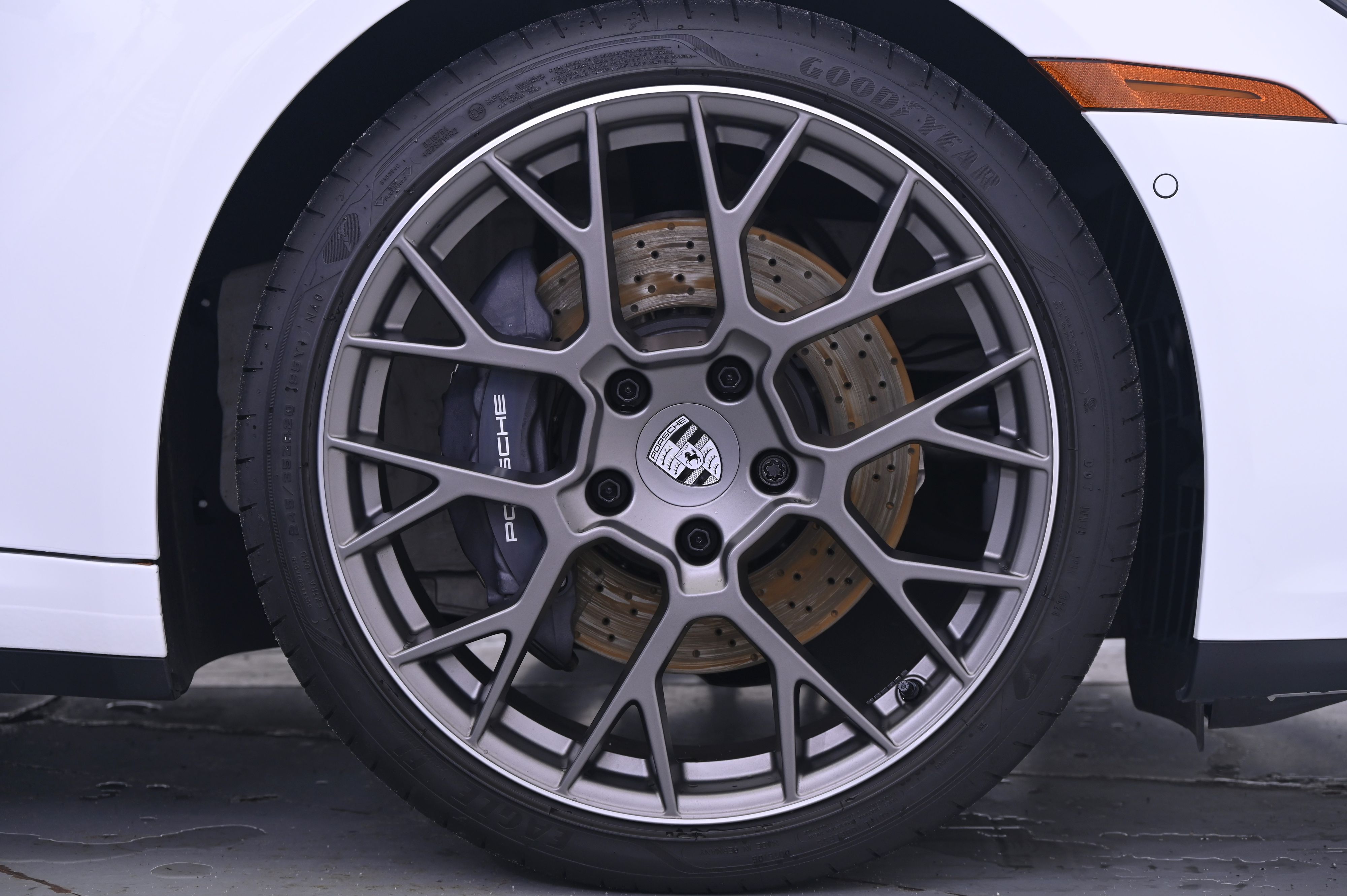 Thumbnail: 2025 Porsche 911 - 14