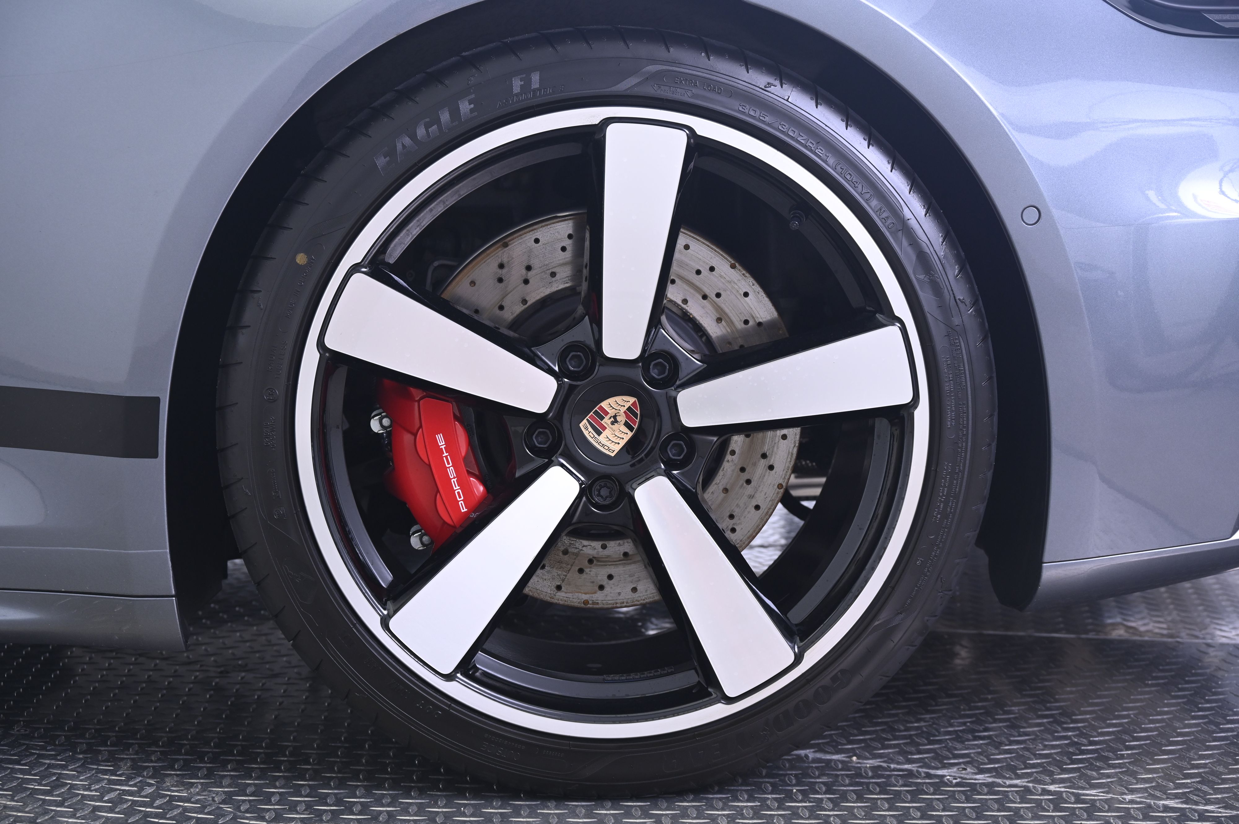 Thumbnail: 2026 Porsche 911 - 16