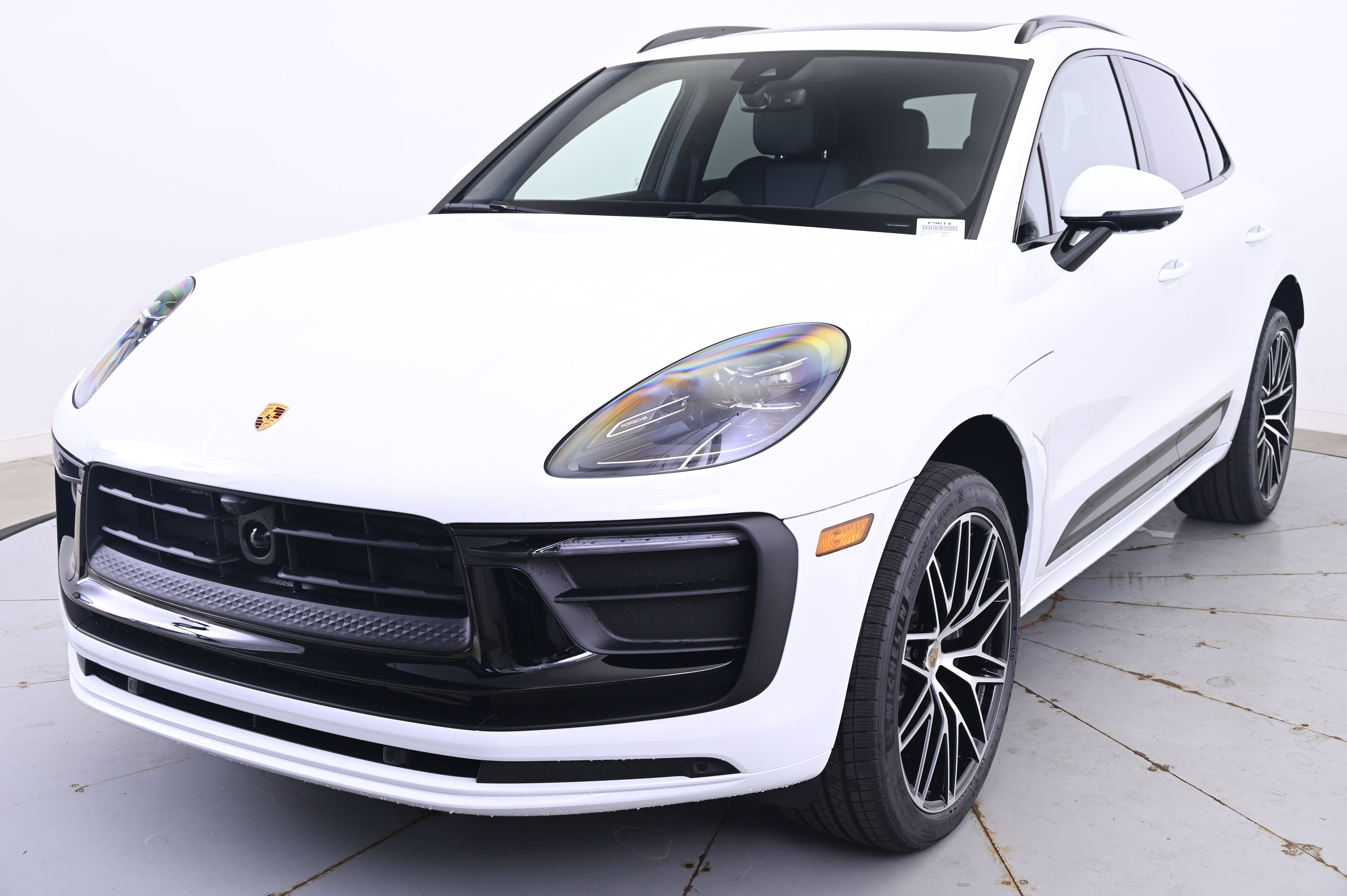 Thumbnail: 2026 Porsche Macan - 1