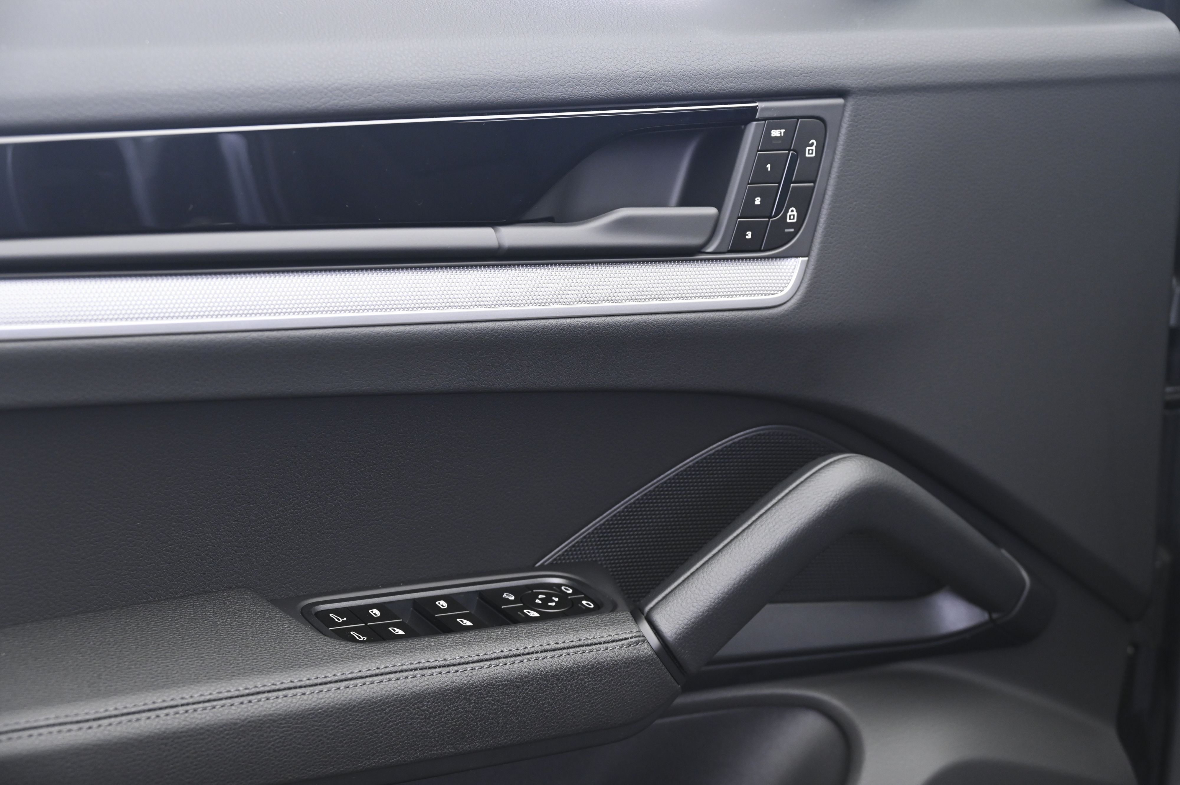 Thumbnail: 2026 Porsche Cayenne - 27