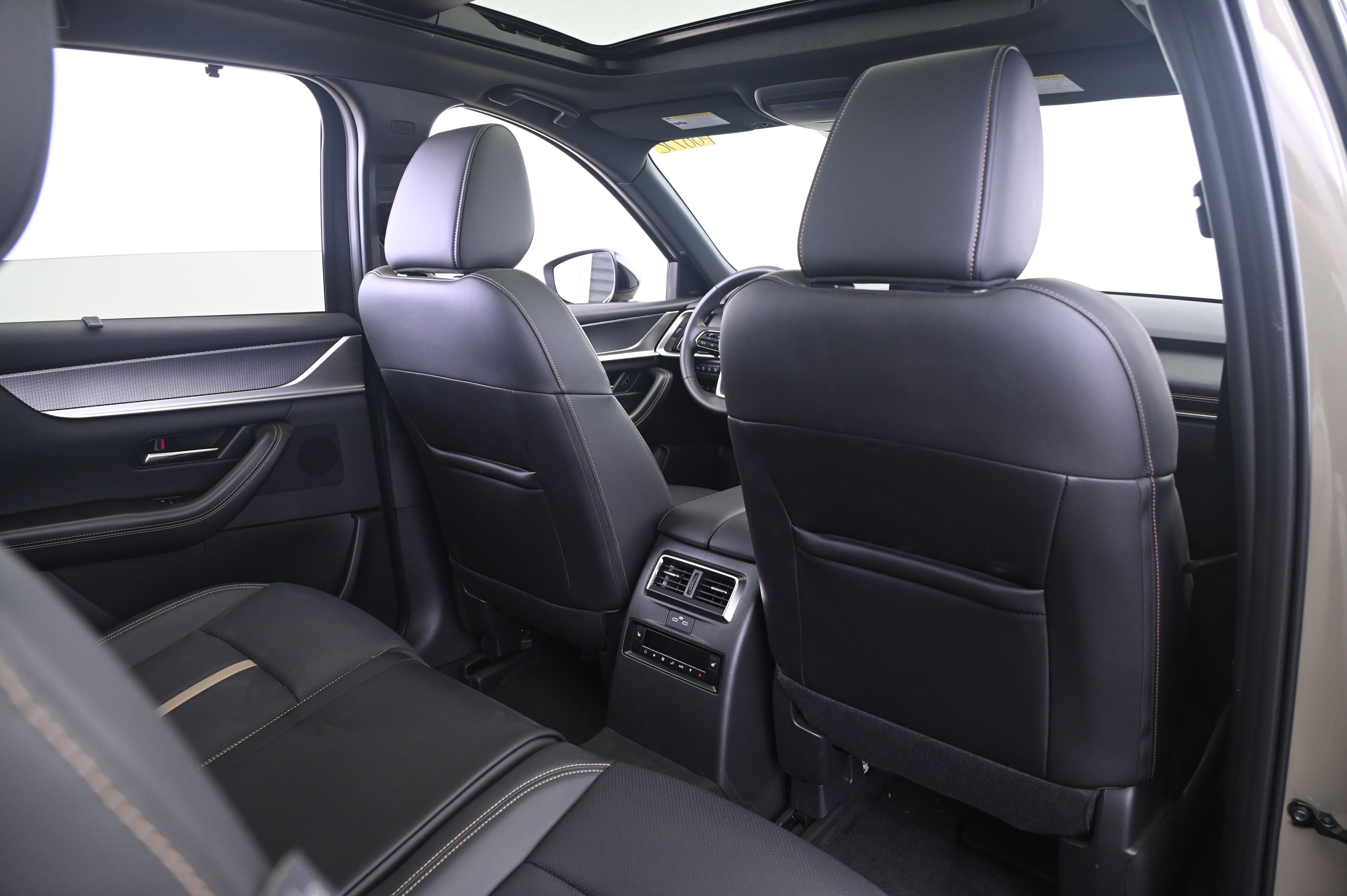 Thumbnail: 2025 Mazda CX-70 - 17