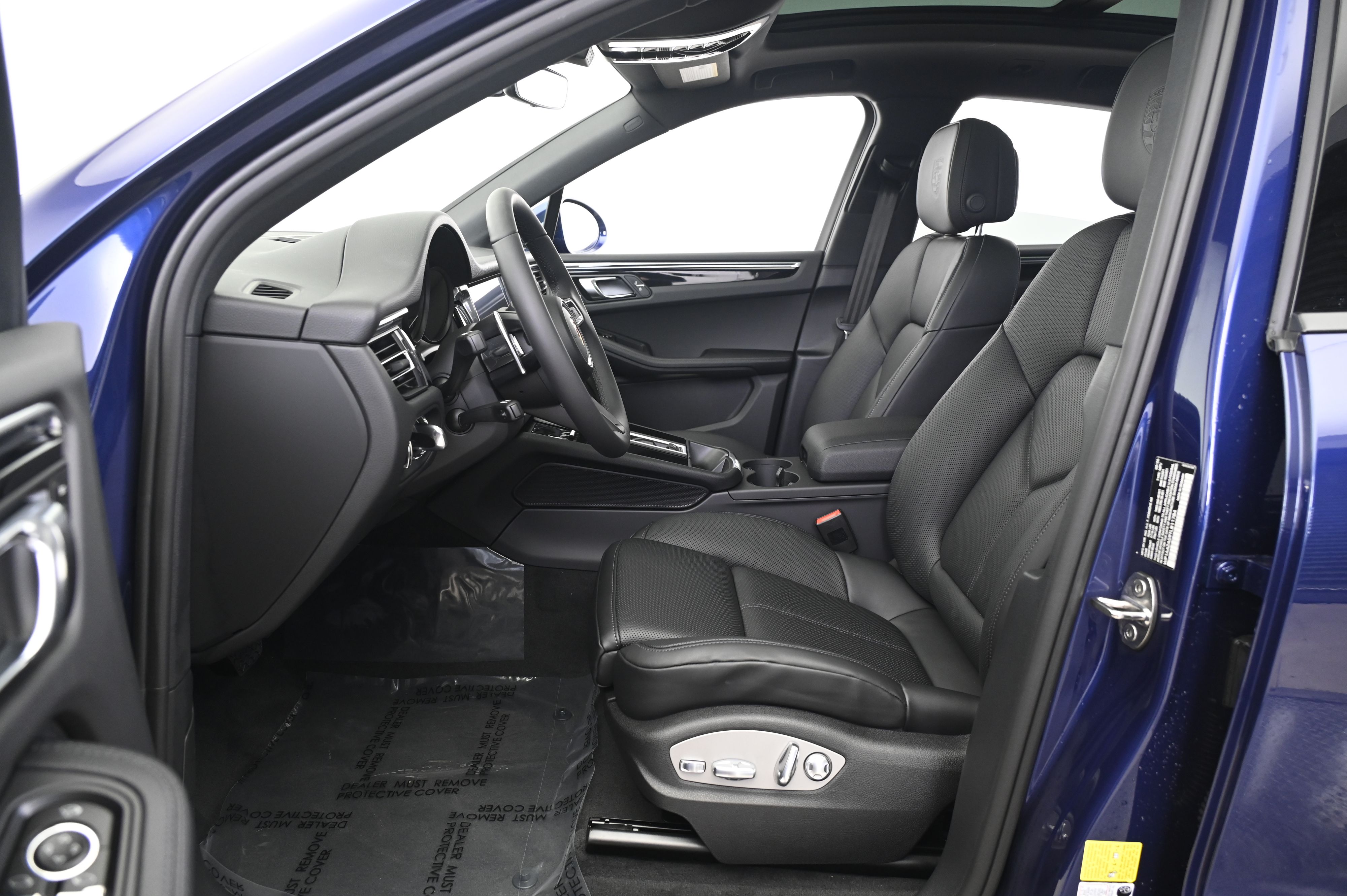 Thumbnail: 2026 Porsche Macan - 29