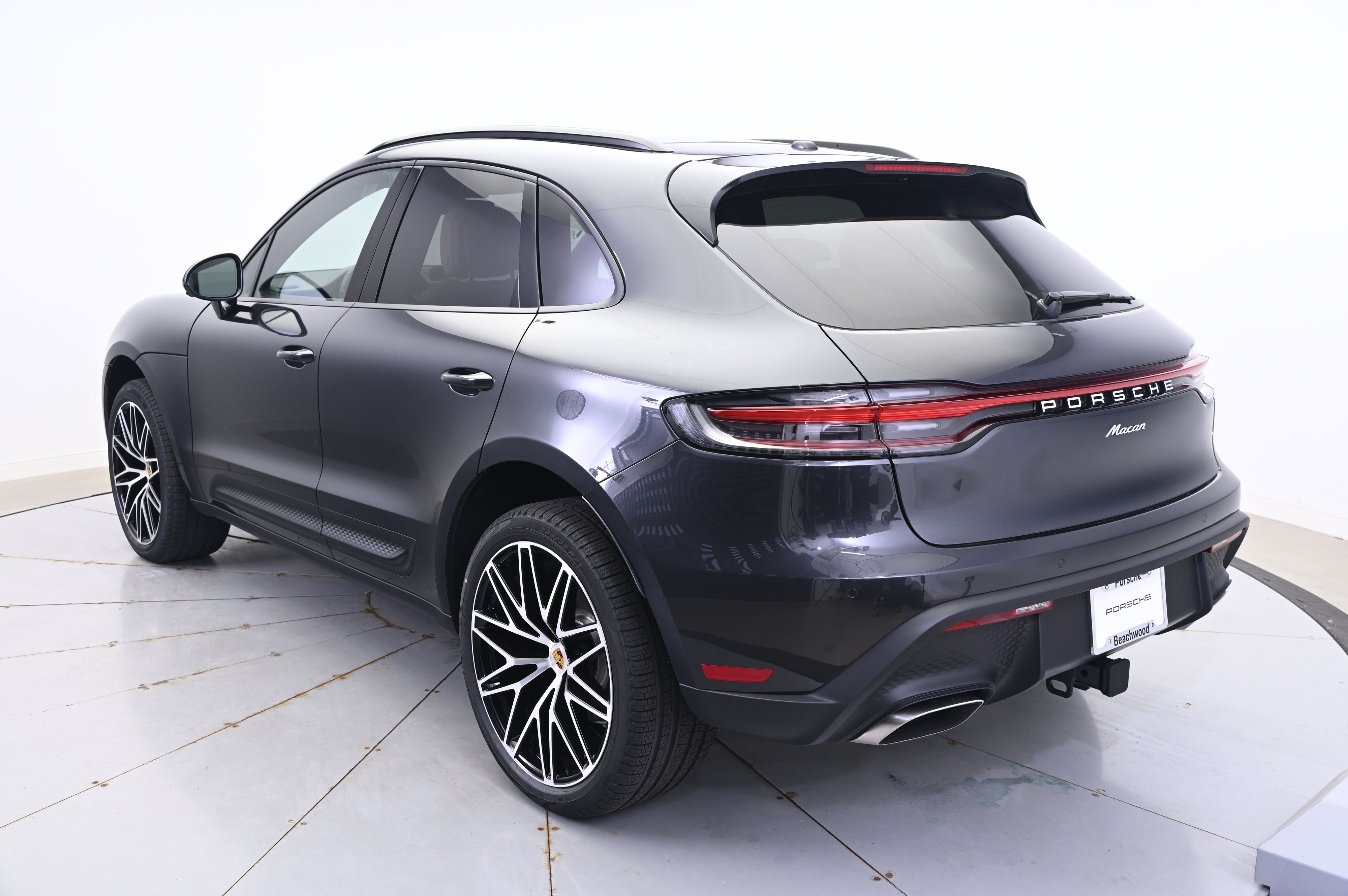 Thumbnail: 2025 Porsche Macan - 3