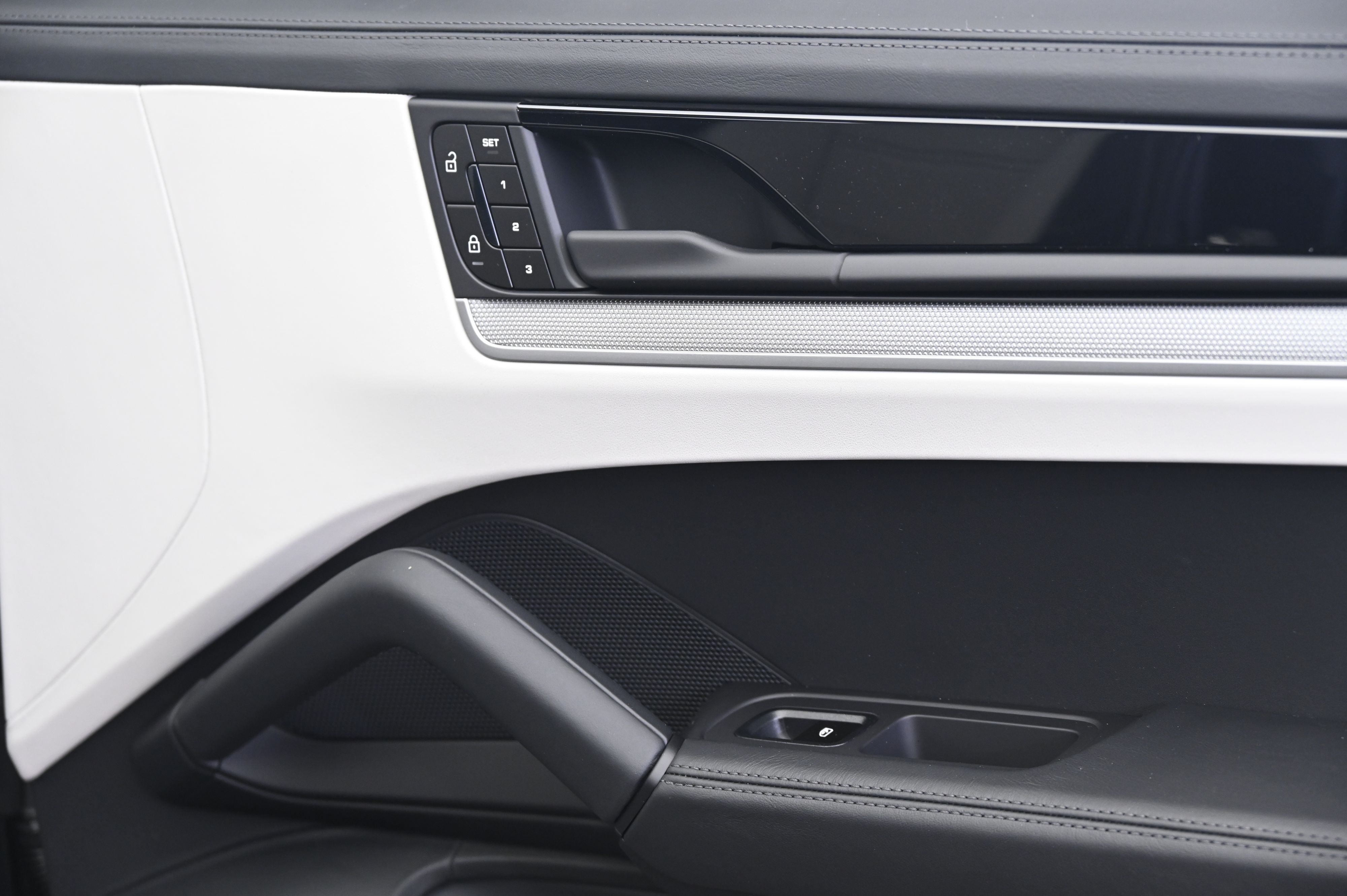 Thumbnail: 2026 Porsche Cayenne - 21