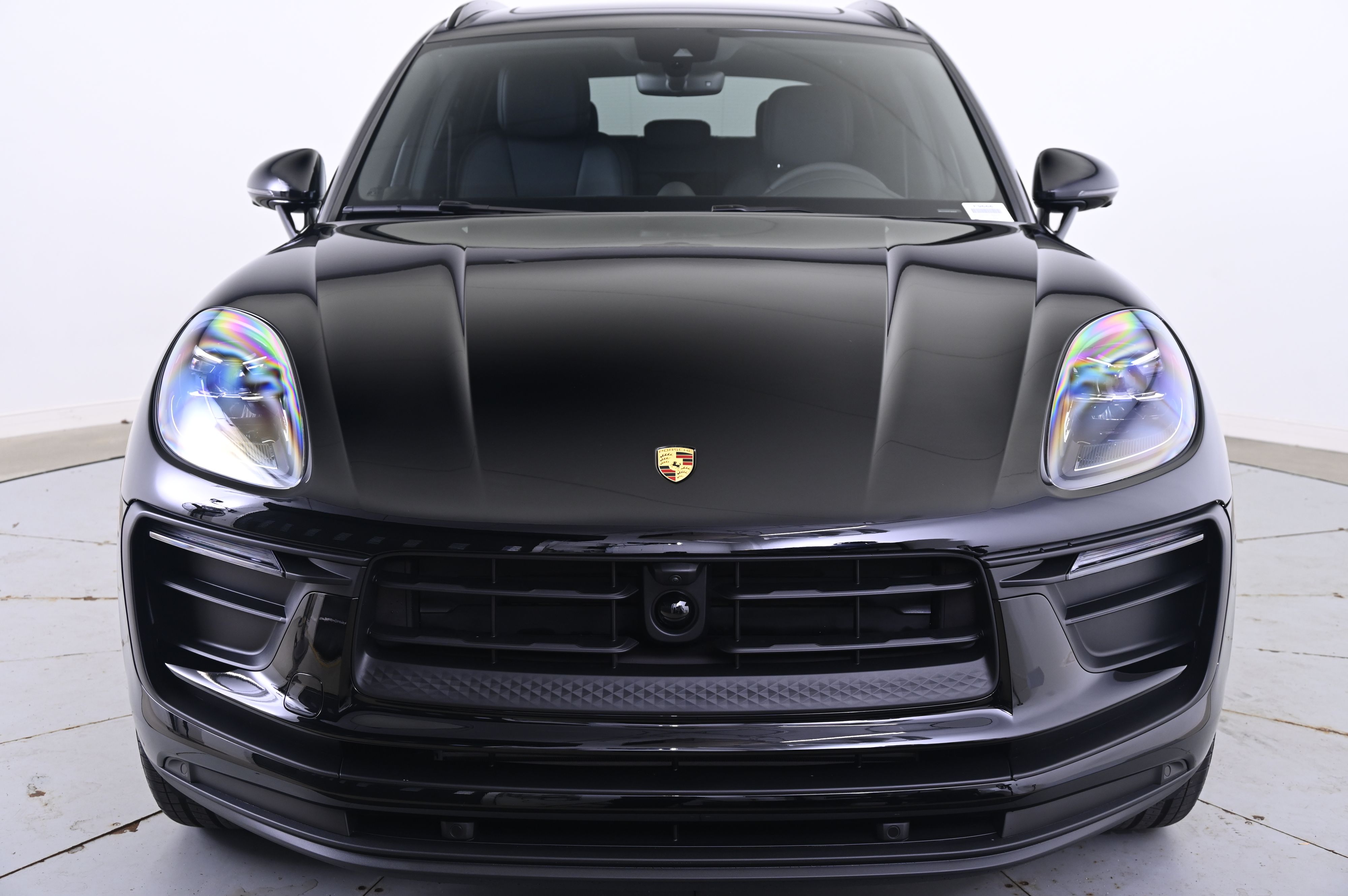 Thumbnail: 2026 Porsche Macan - 10