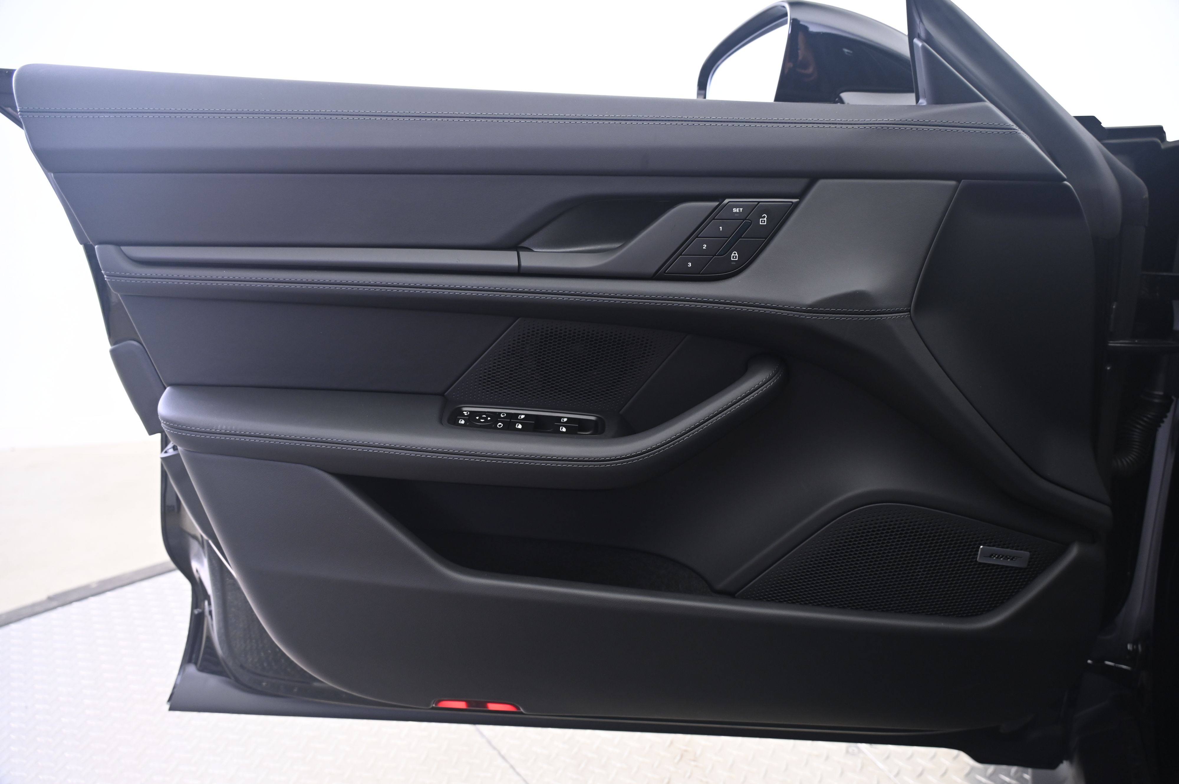 Thumbnail: 2026 Porsche Taycan - 27