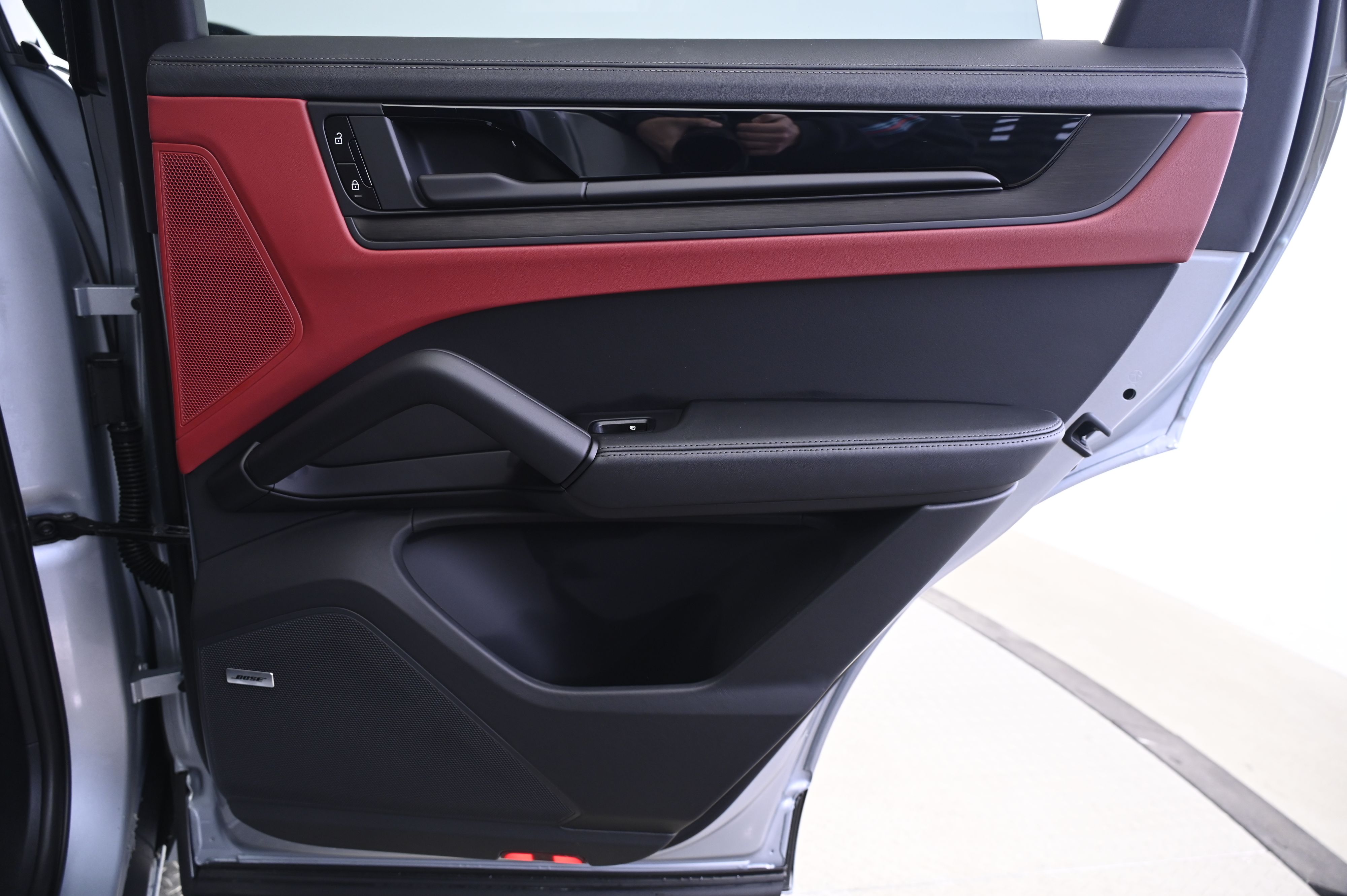 Thumbnail: 2026 Porsche Cayenne - 16