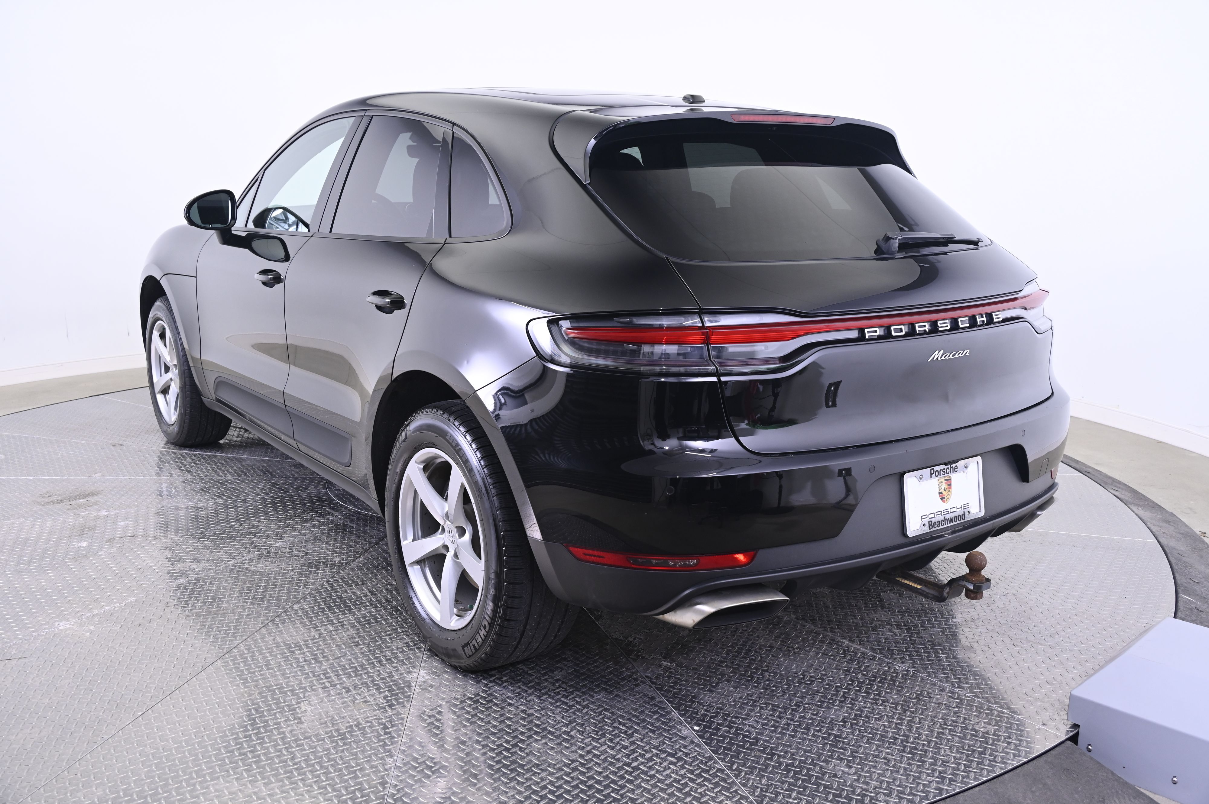 Thumbnail: 2019 Porsche Macan - 3